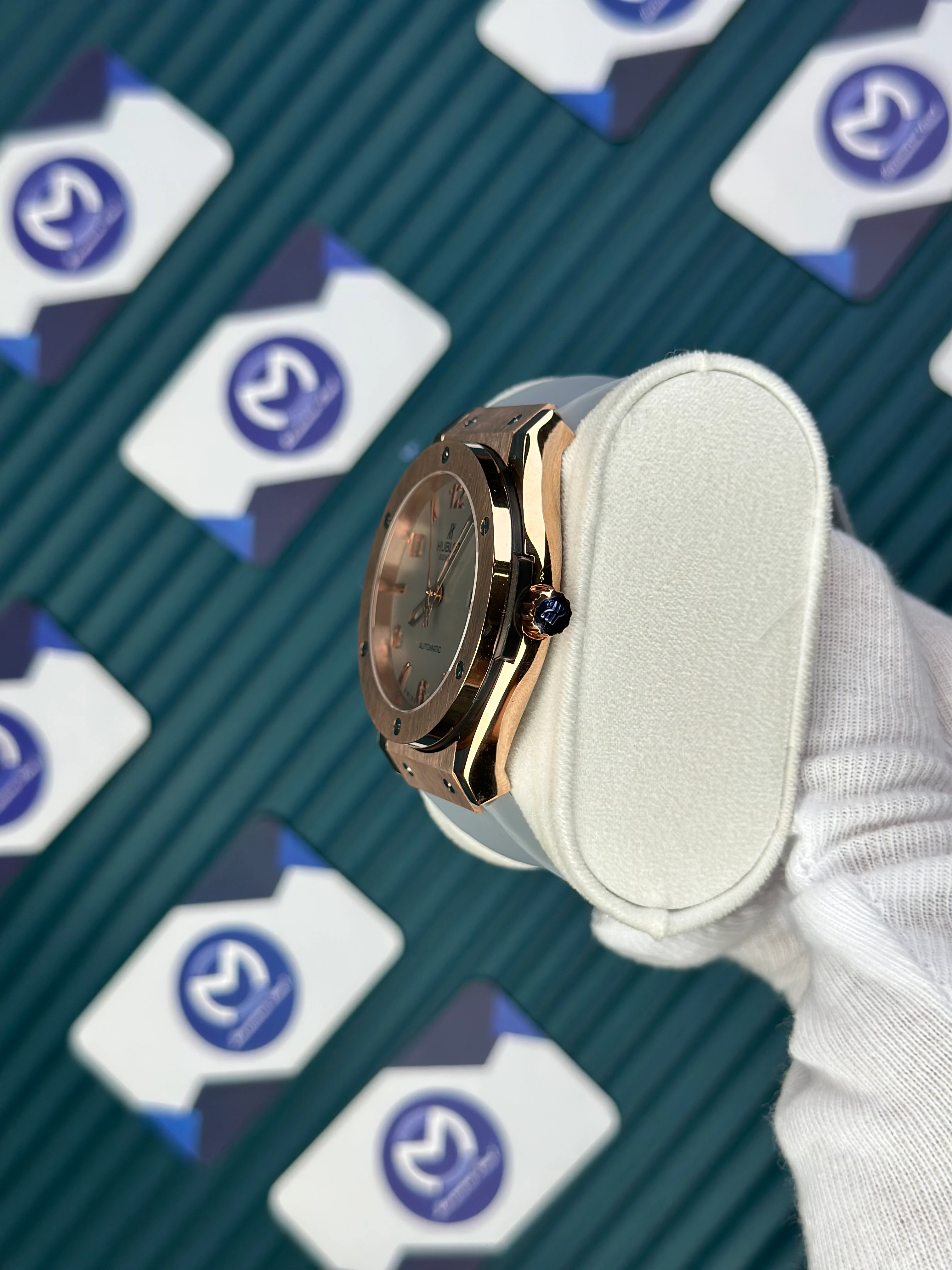 HUBLOT GENEVE AUTOMATIC VENDOME CREAM DIAL ROSE CASE GREY RUBBER CORD 