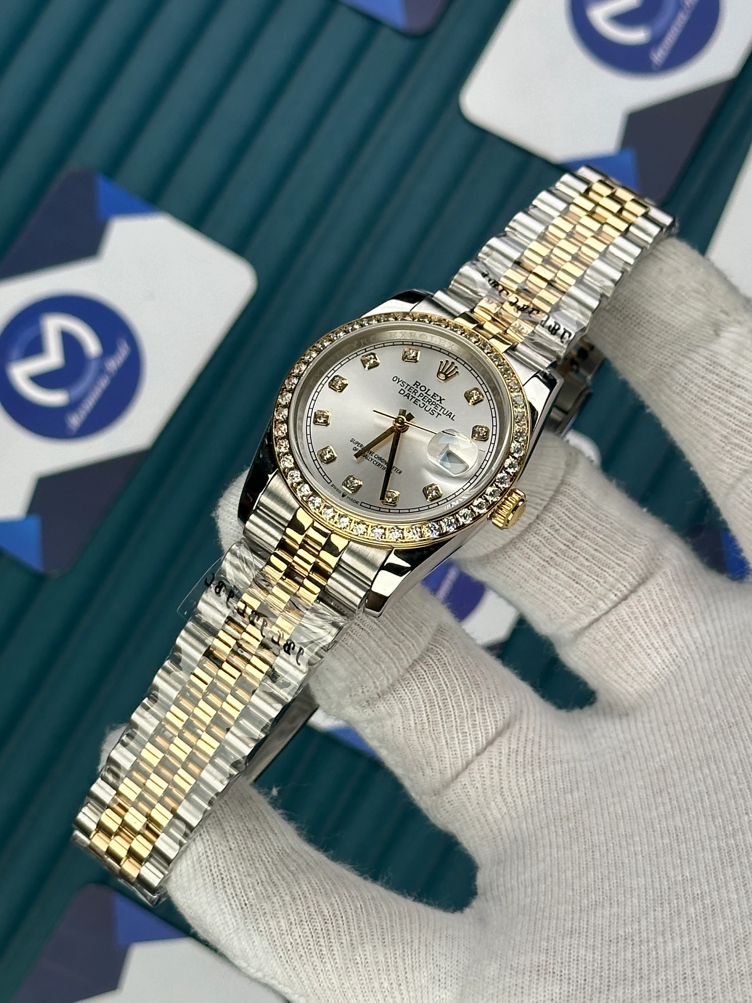 ROLEX 36 MM DATEJUST OFF WHITE DIAL DIAMOND INDEX AND BEZEL GOLD-SILVER JUBILE 