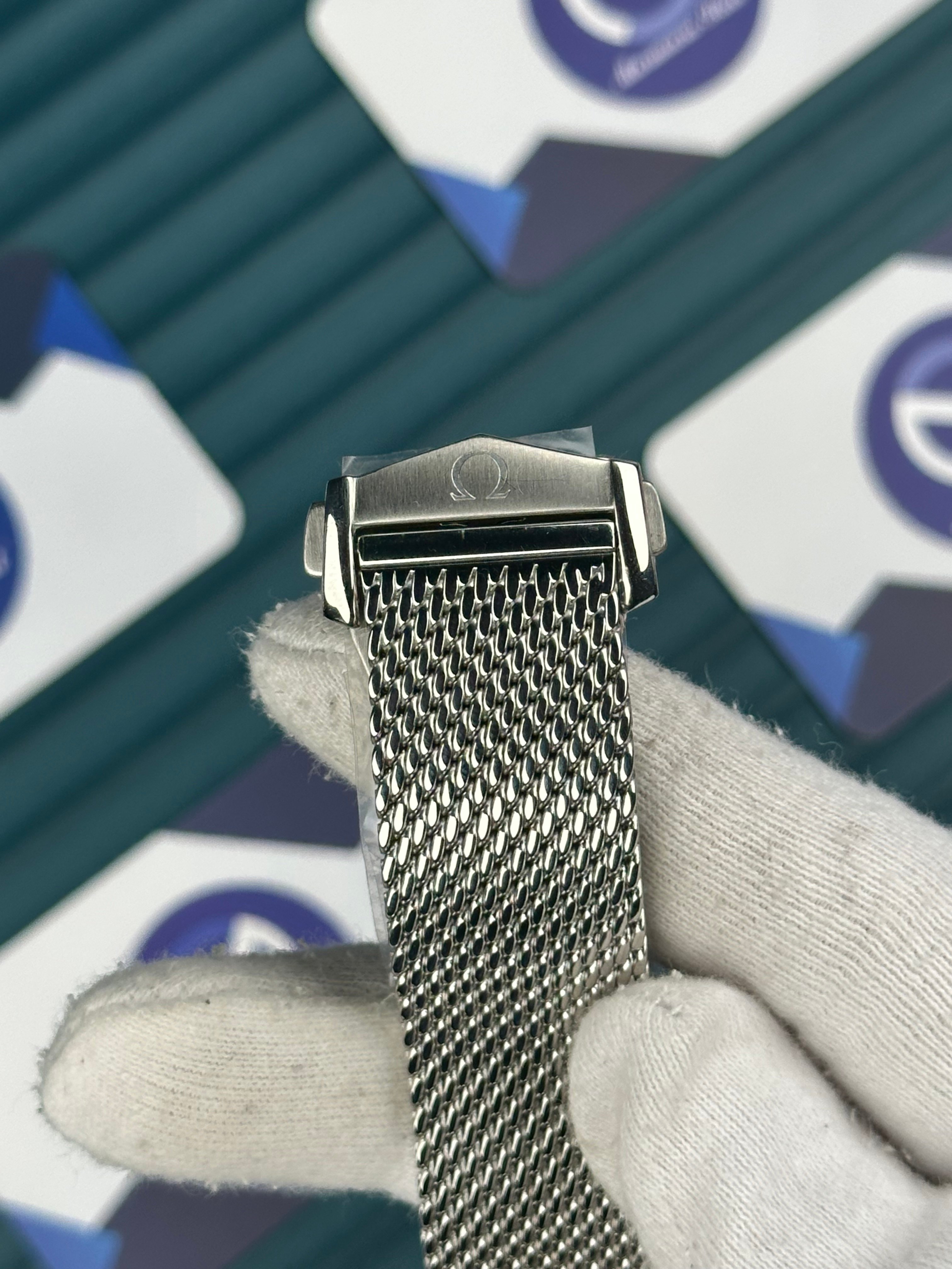 Omega Seamaster Diver James Bond 007 Siyah Kadran Gümüş Hasır Kordon