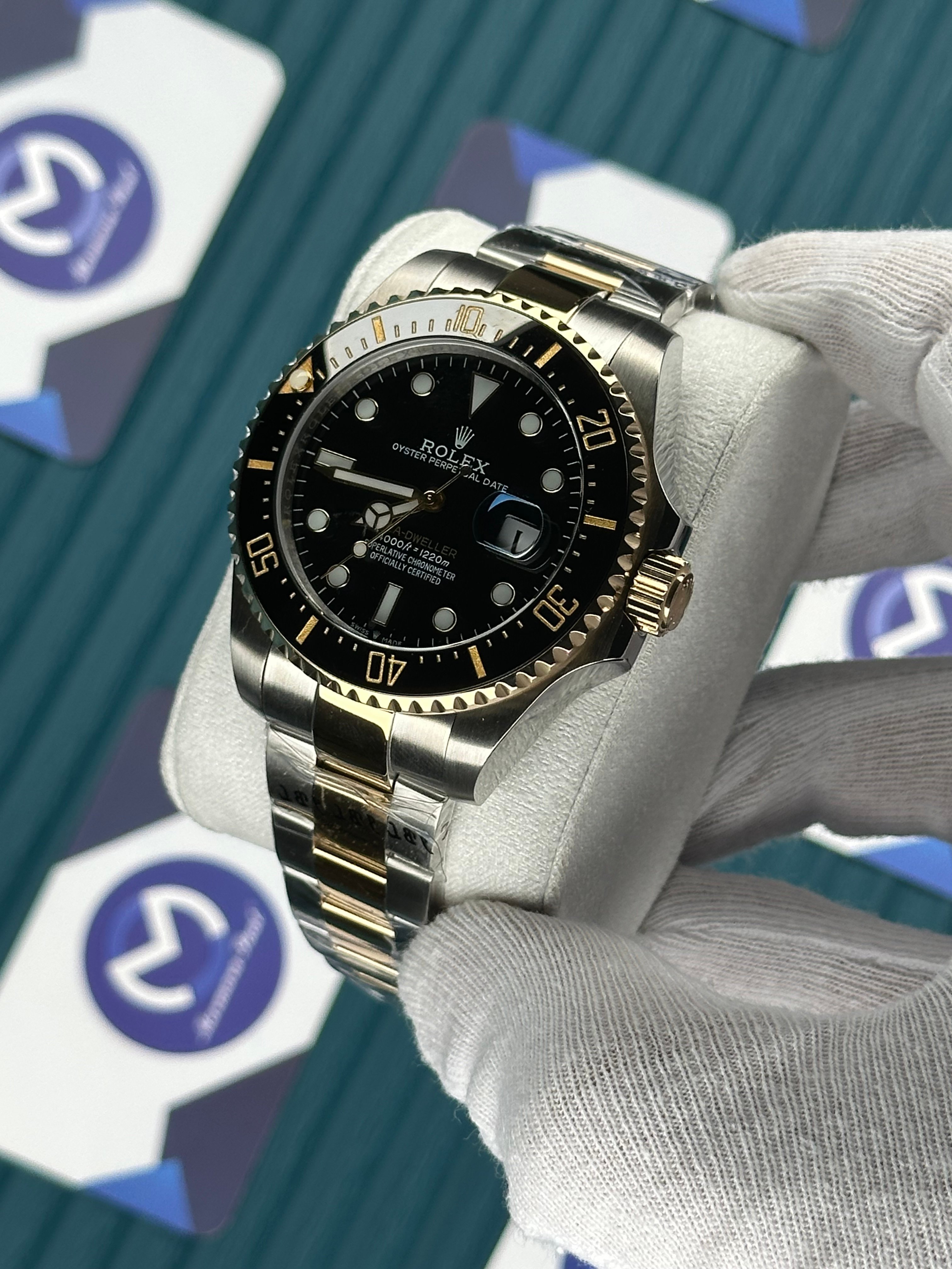 ROLEX SEA DWELLER BLACK DIAL GOLD-SILVER OYSTER