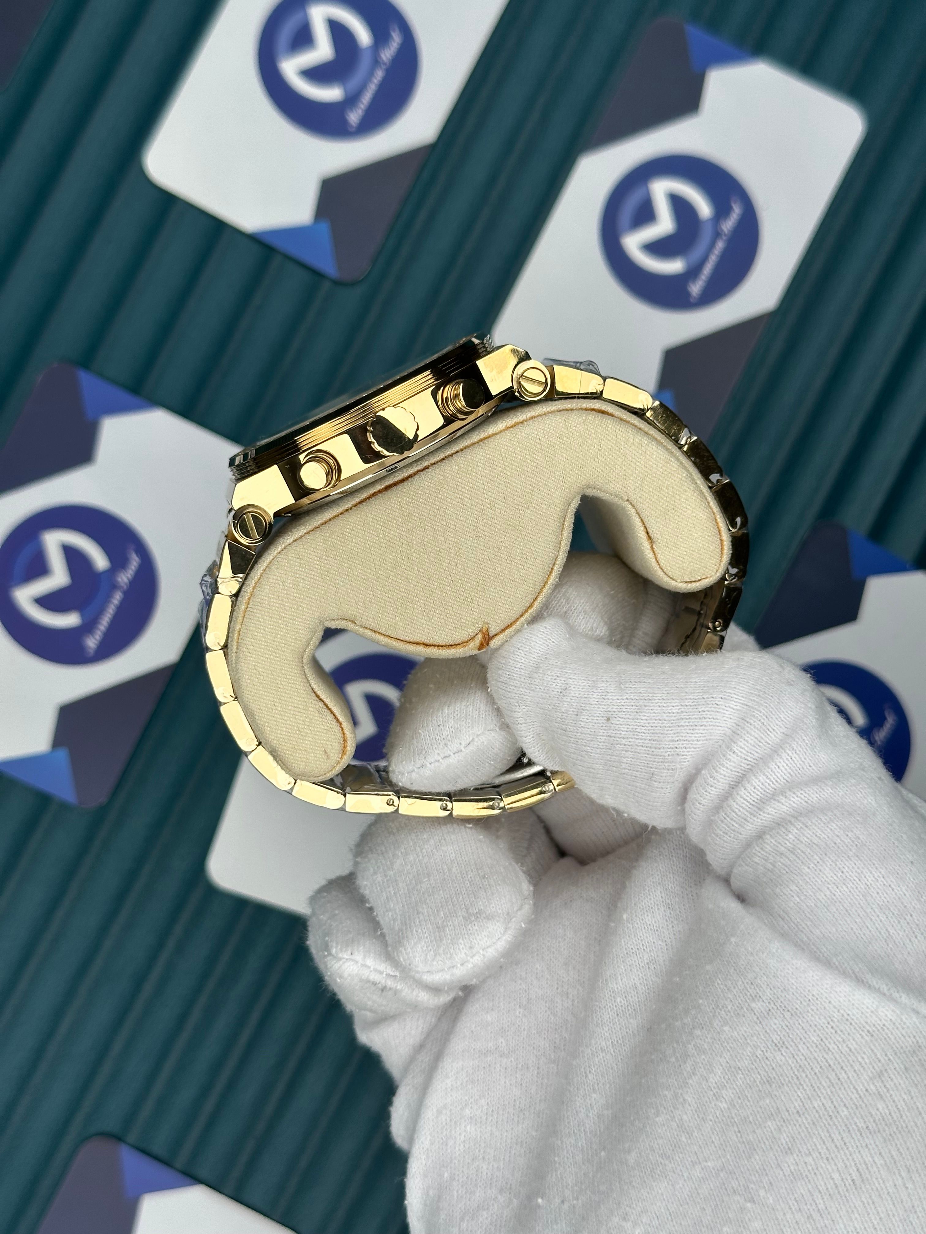 Versace Gold Kordon Üç Fonksiyonlu Siyah Kadran
