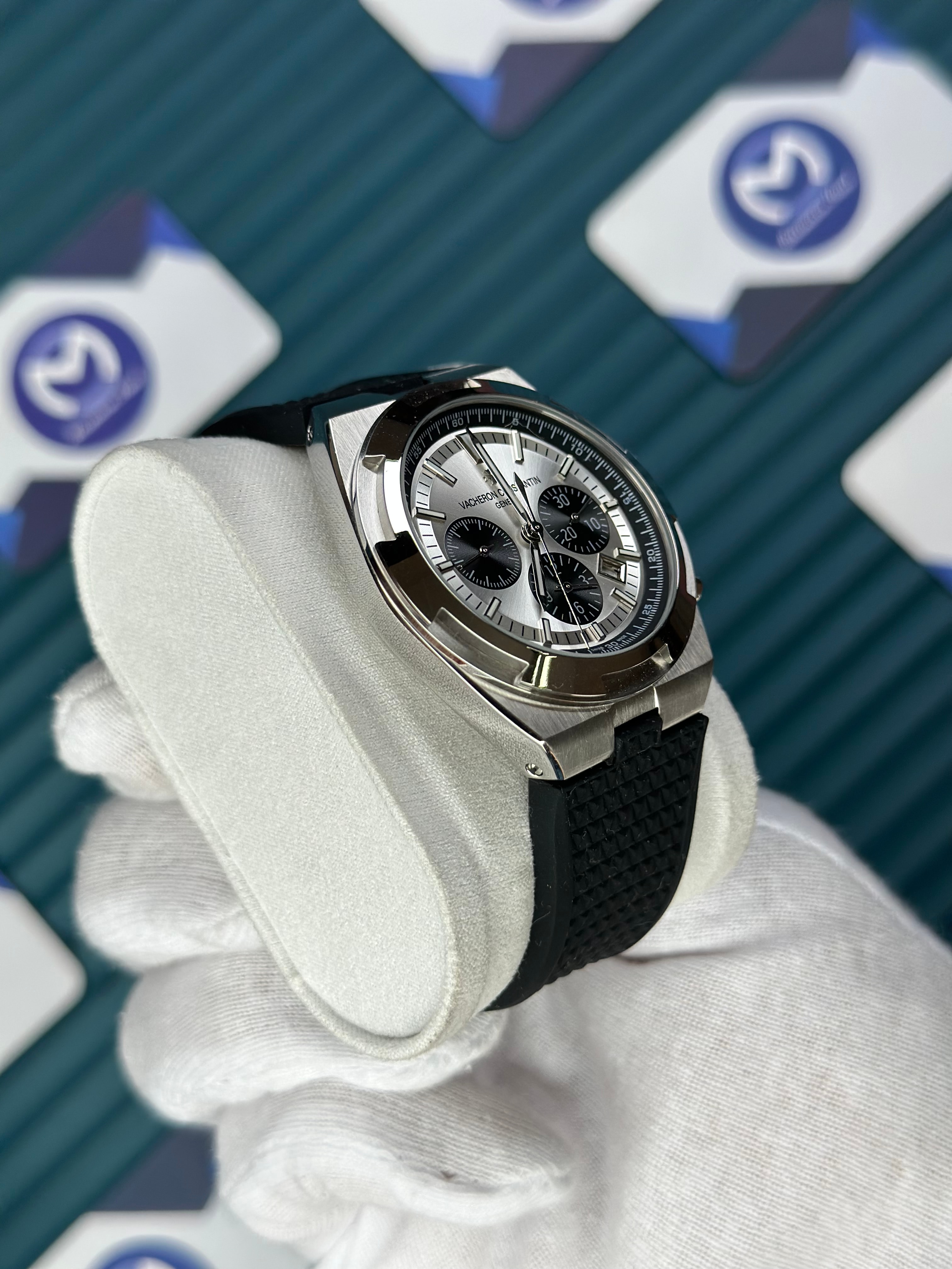 VACHERON CONSTANTIN WHITE DIAL SILVER CASE CHRONOGRAPH BLACK RUBBER