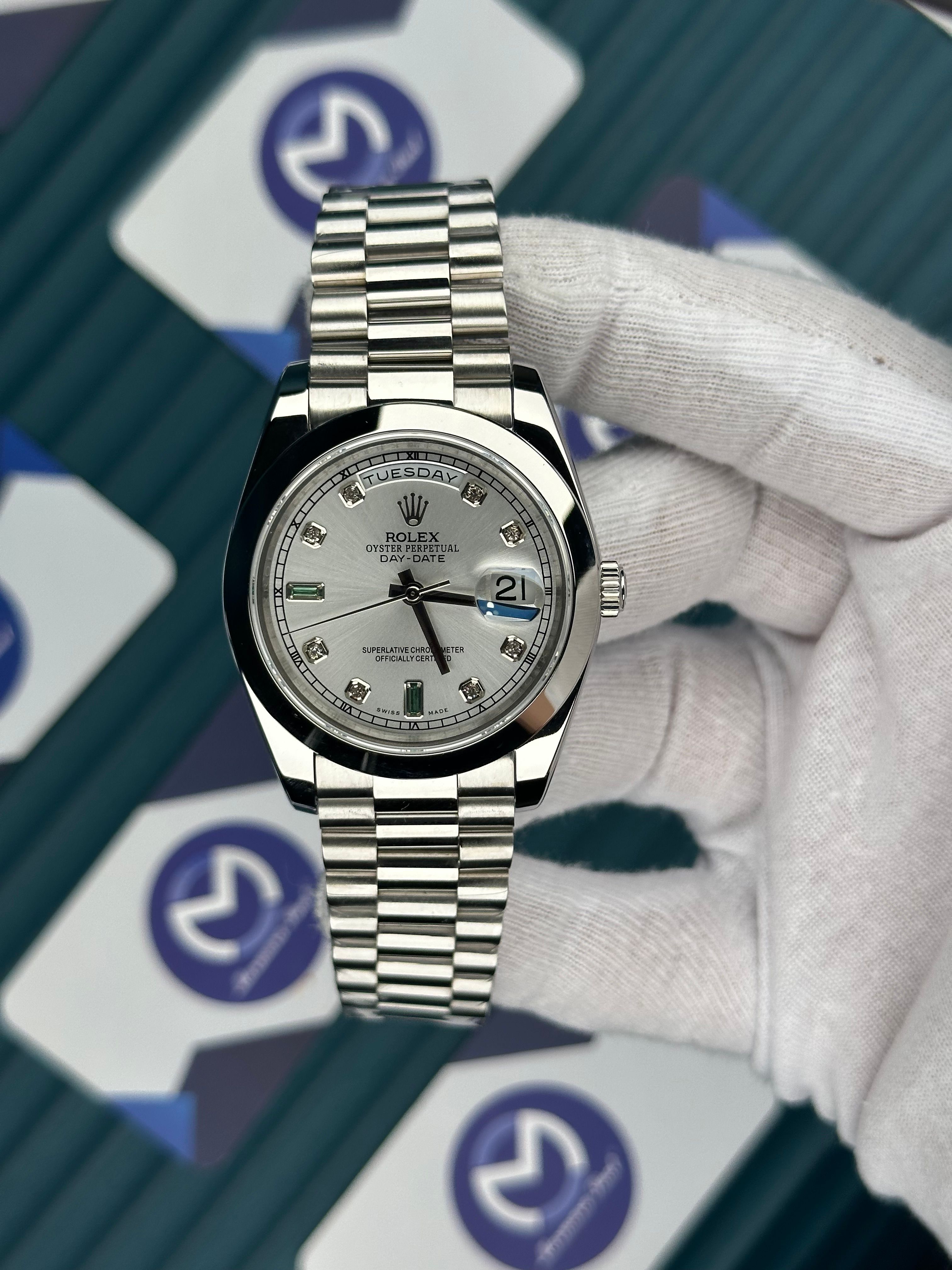 ROLEX DAY-DATE WHITE DIAL OVAL BEZEL DIAMOND INDEX SILVER PRESIDENT