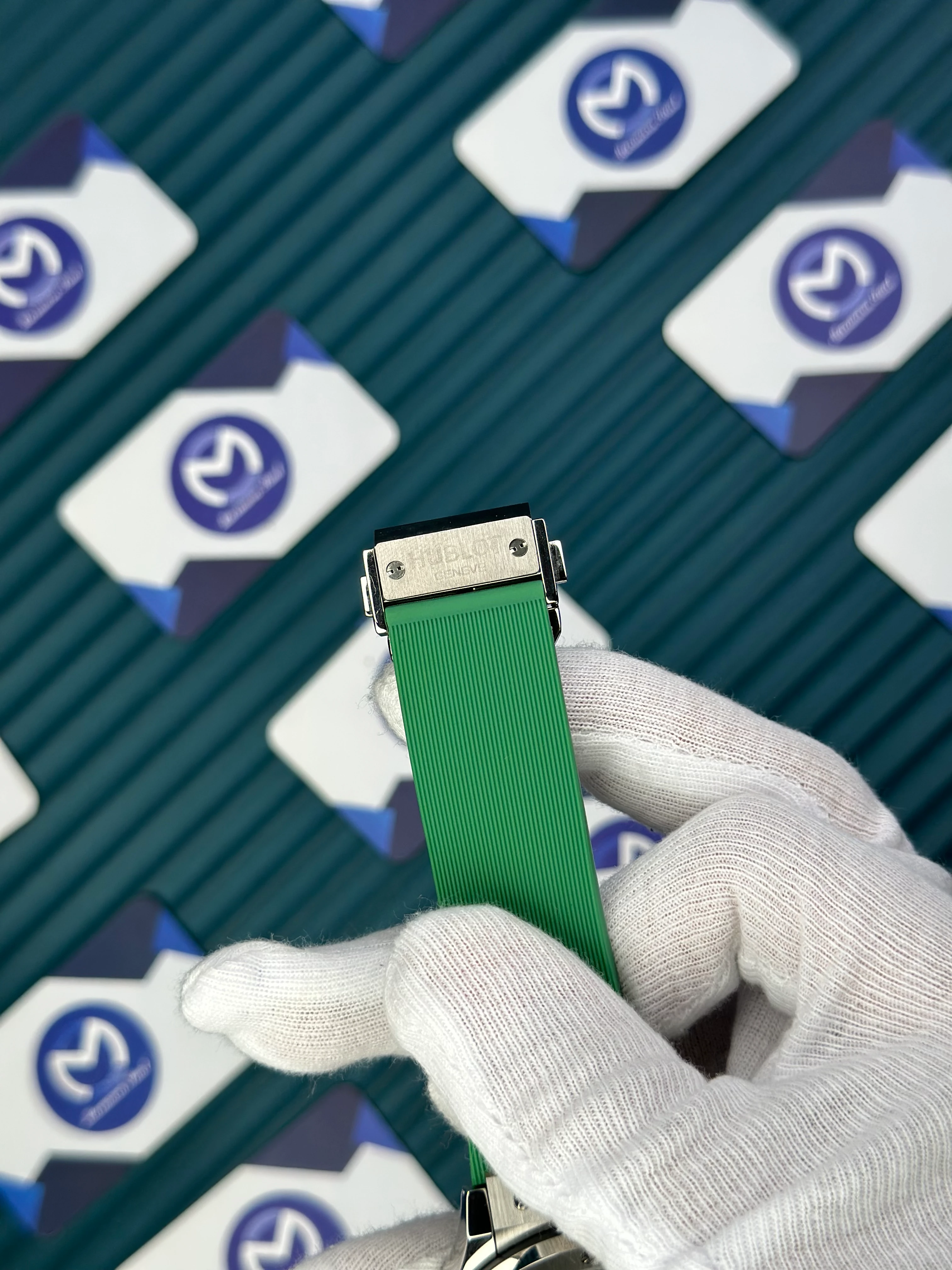 HUBLOT GENEVE AUTOMATIC GREEN DIAL SILVER CASE GREEN RUBBER CORD 