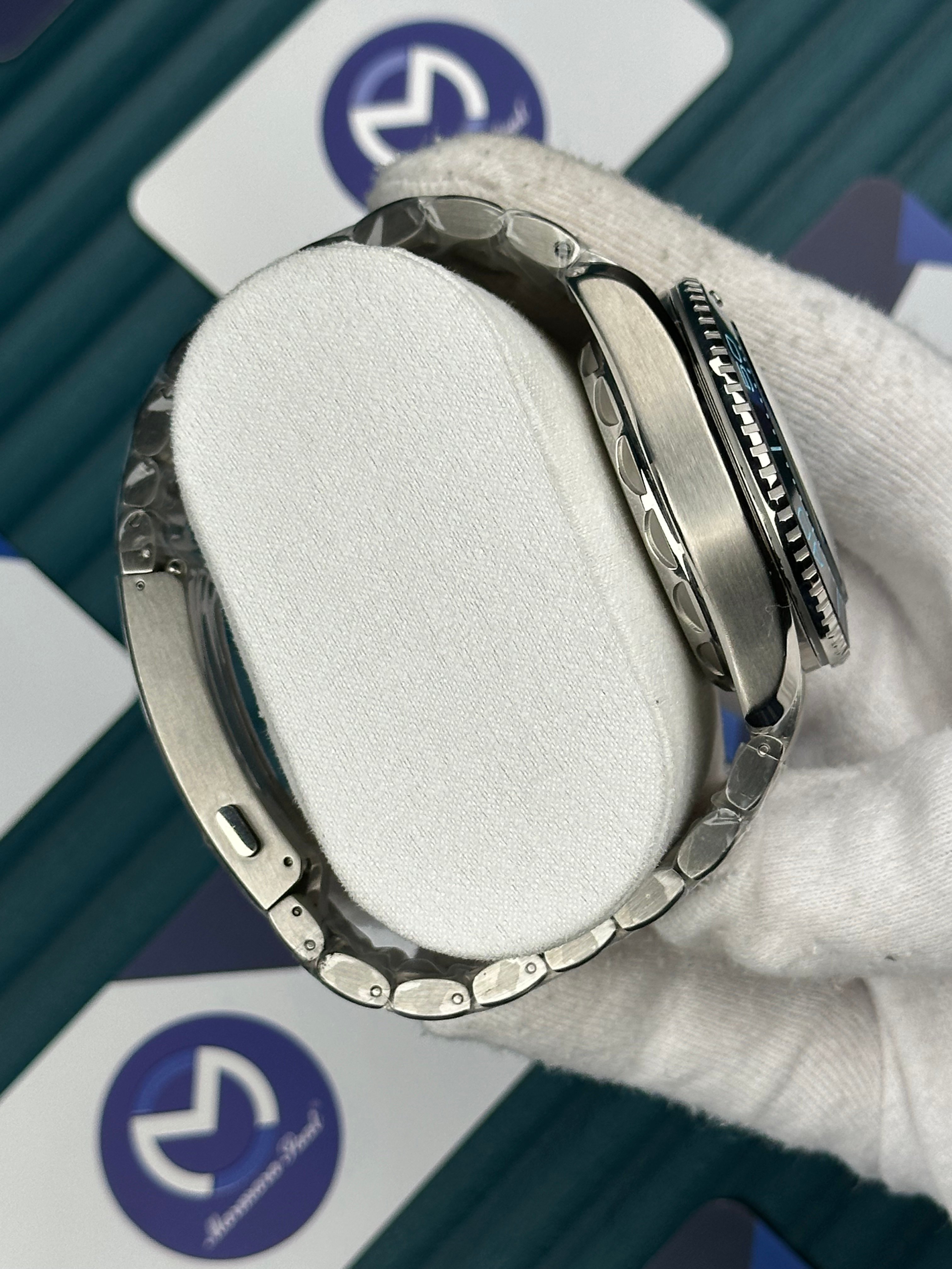 Omega Seamaster Ultra Deep Mavi Bezel Beyaz Kadran