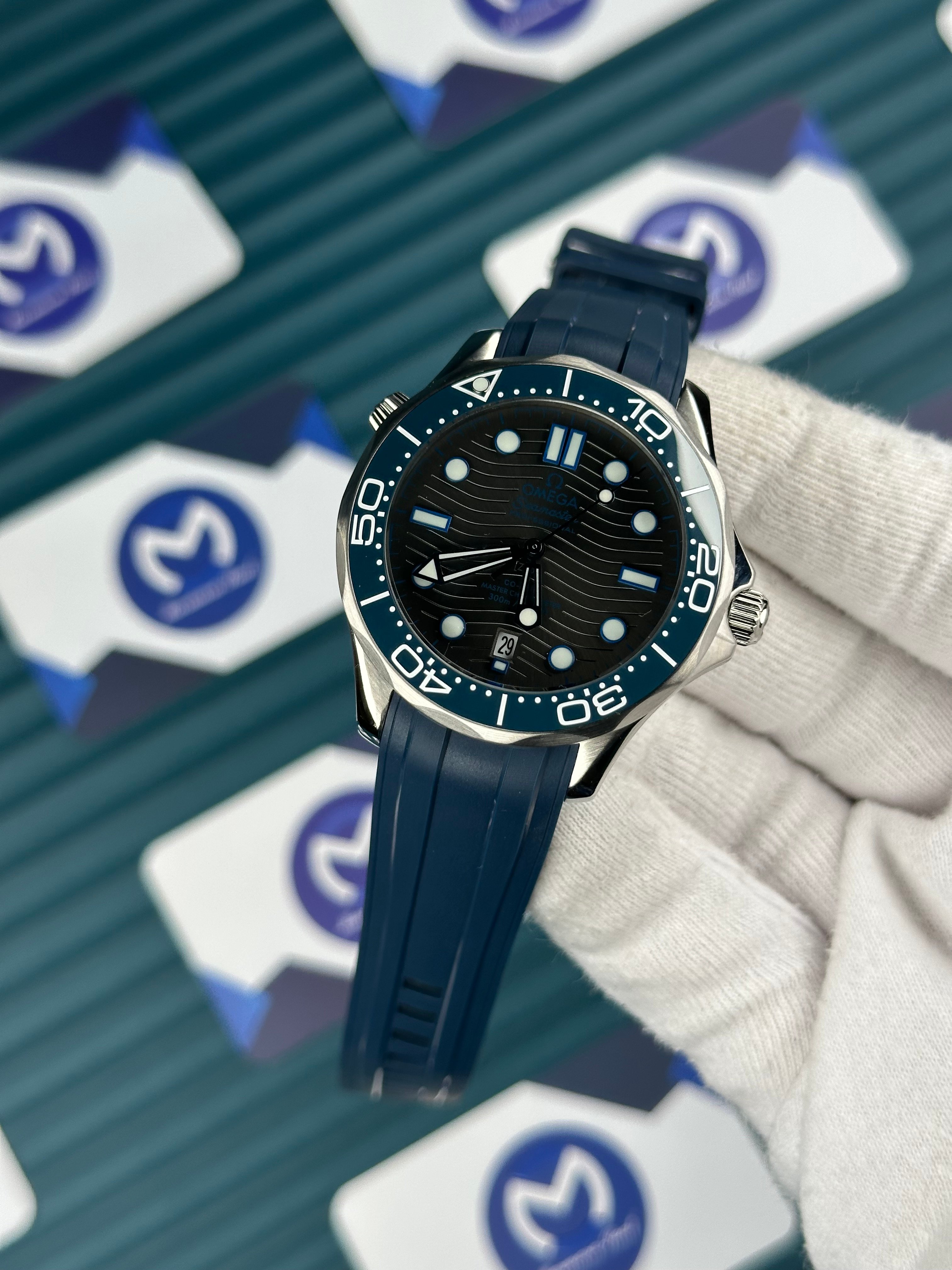Omega Seamaster Diver 300m Mavi Kauçuk Kordon Gri Kadran 