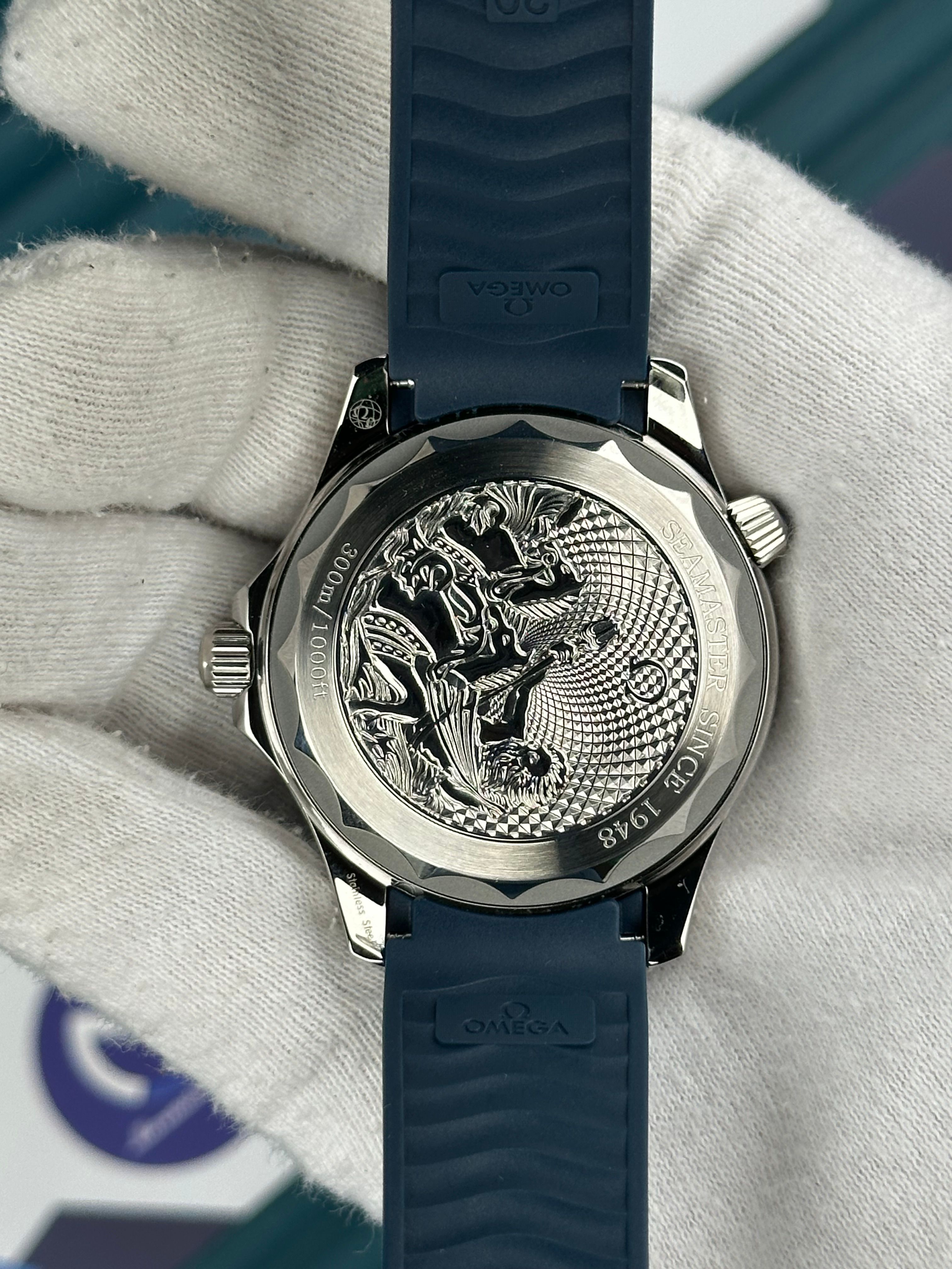 Omega Seamaster Diver 300m Otomatik Mavi Kauçuk Kordon