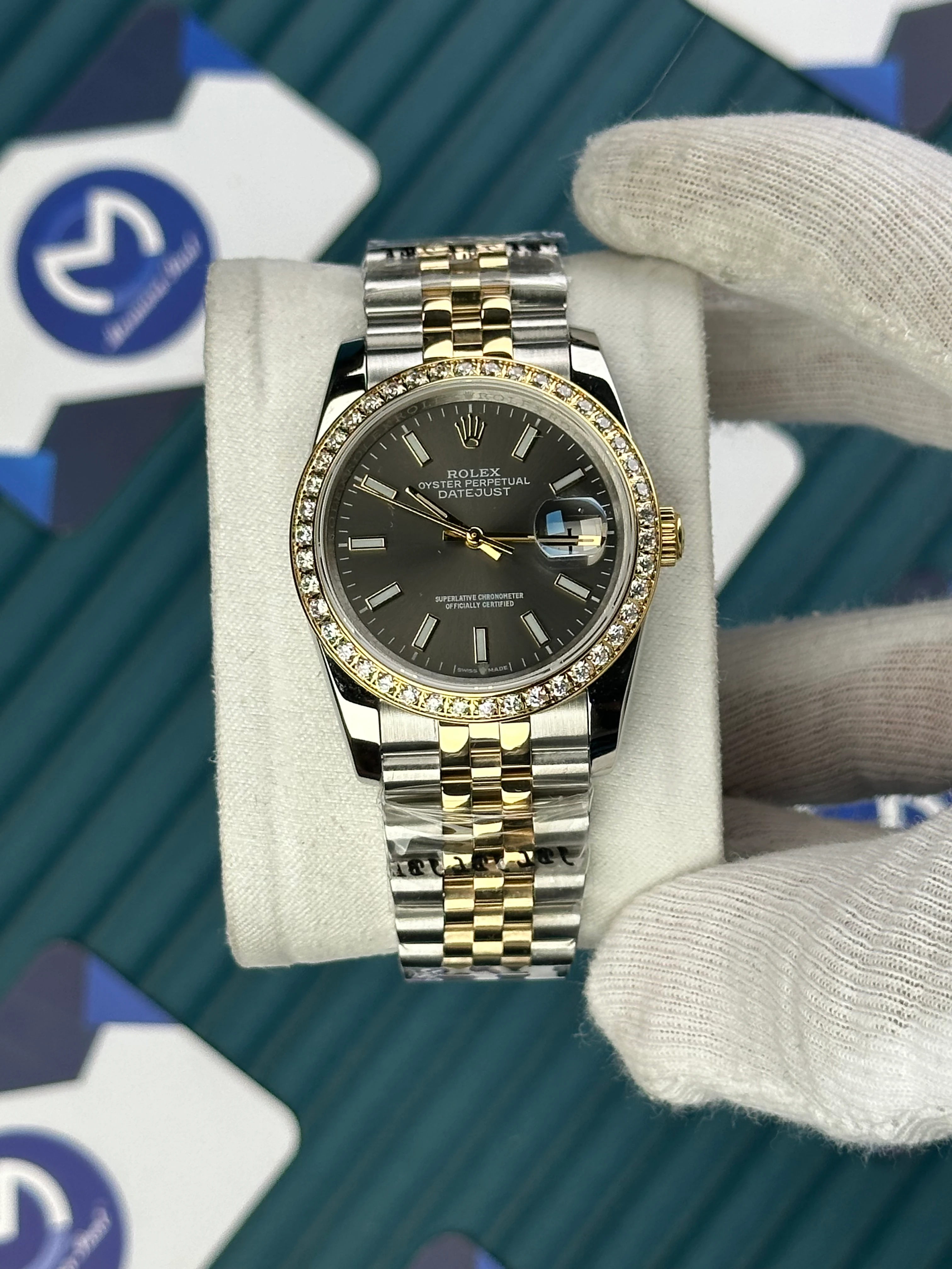 ROLEX 36 MM DATEJUST GREY DIAL ROD INDEX DIAMOND BEZEL GOLD-SILVER JUBILE 