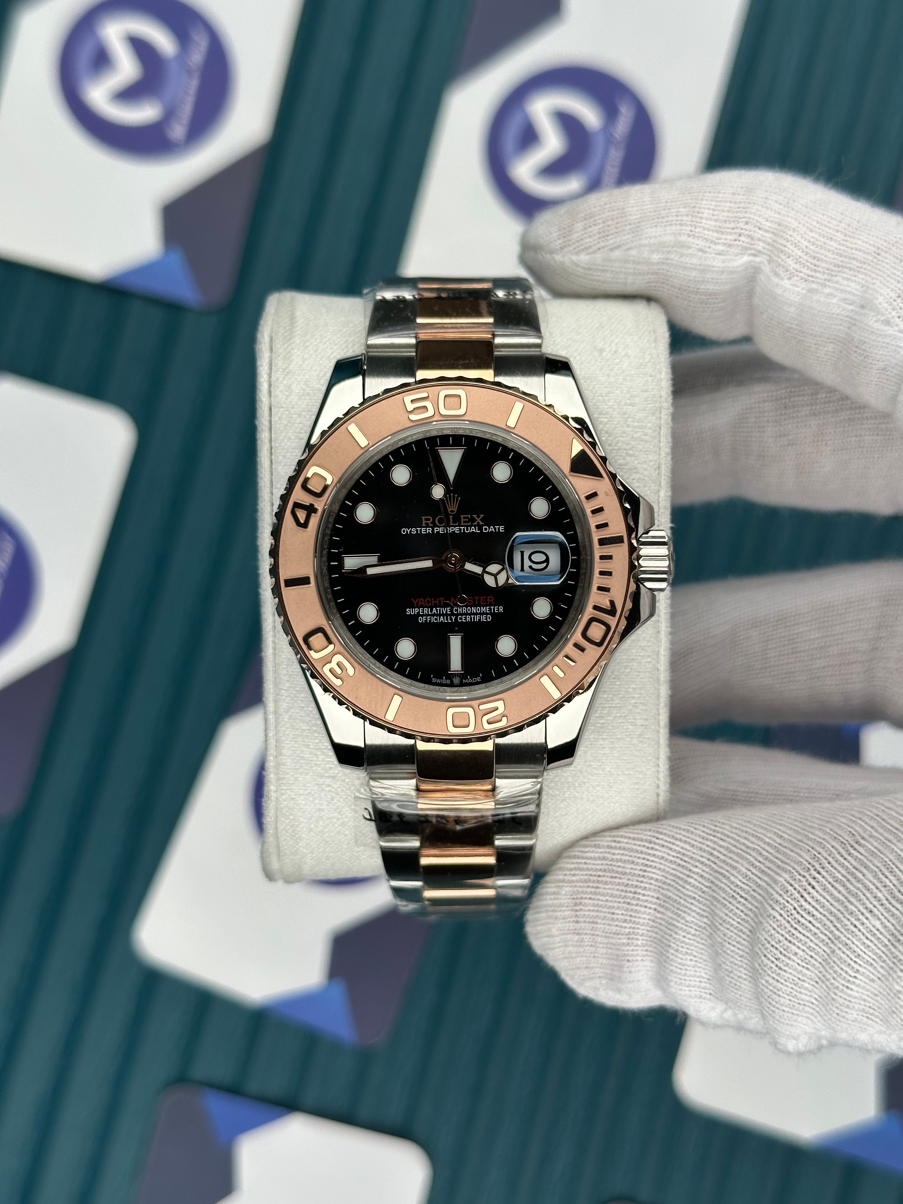 ROLEX YACHT-MASTER BLACK DIAL ROSE BEZEL ROSE-SILVER OYSTER