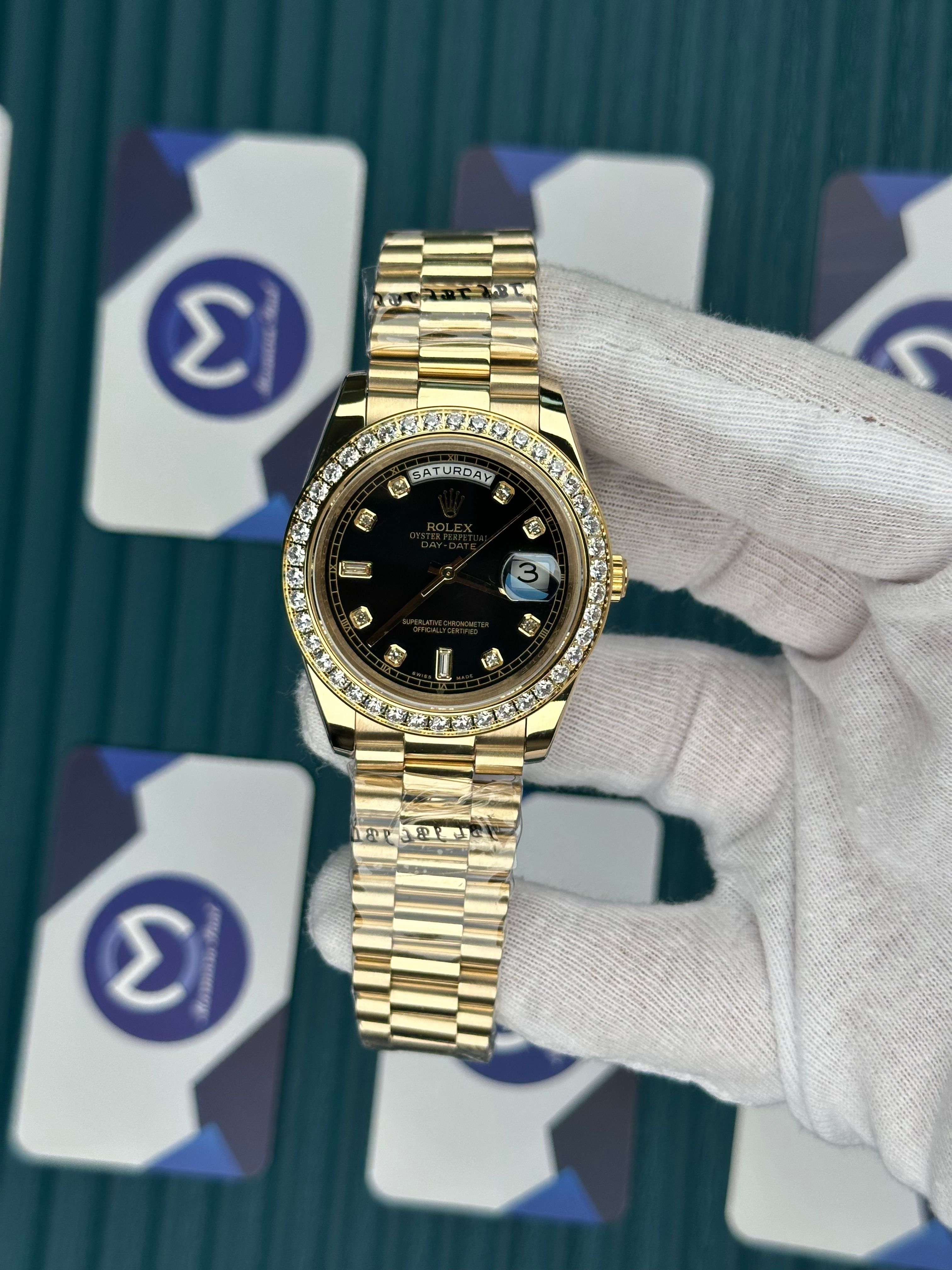 ROLEX DAY-DATE BLACK DIAL DIAMOND INDEX AND BEZEL GOLD PRESIDENT 