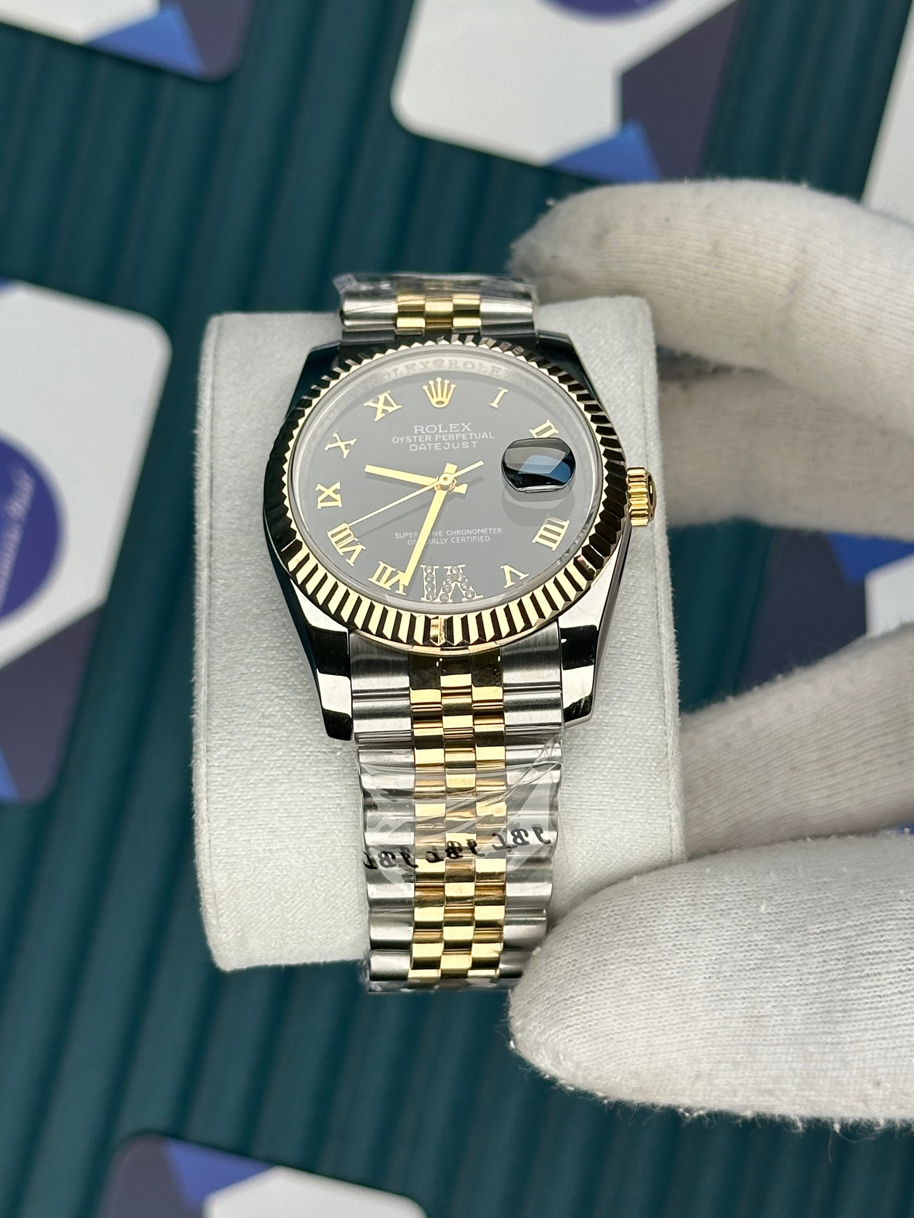 ROLEX 36 ROMA RAKAMLI PIRLANTALI SİYAH KADRAN GOLD-SILVER JUBILEE