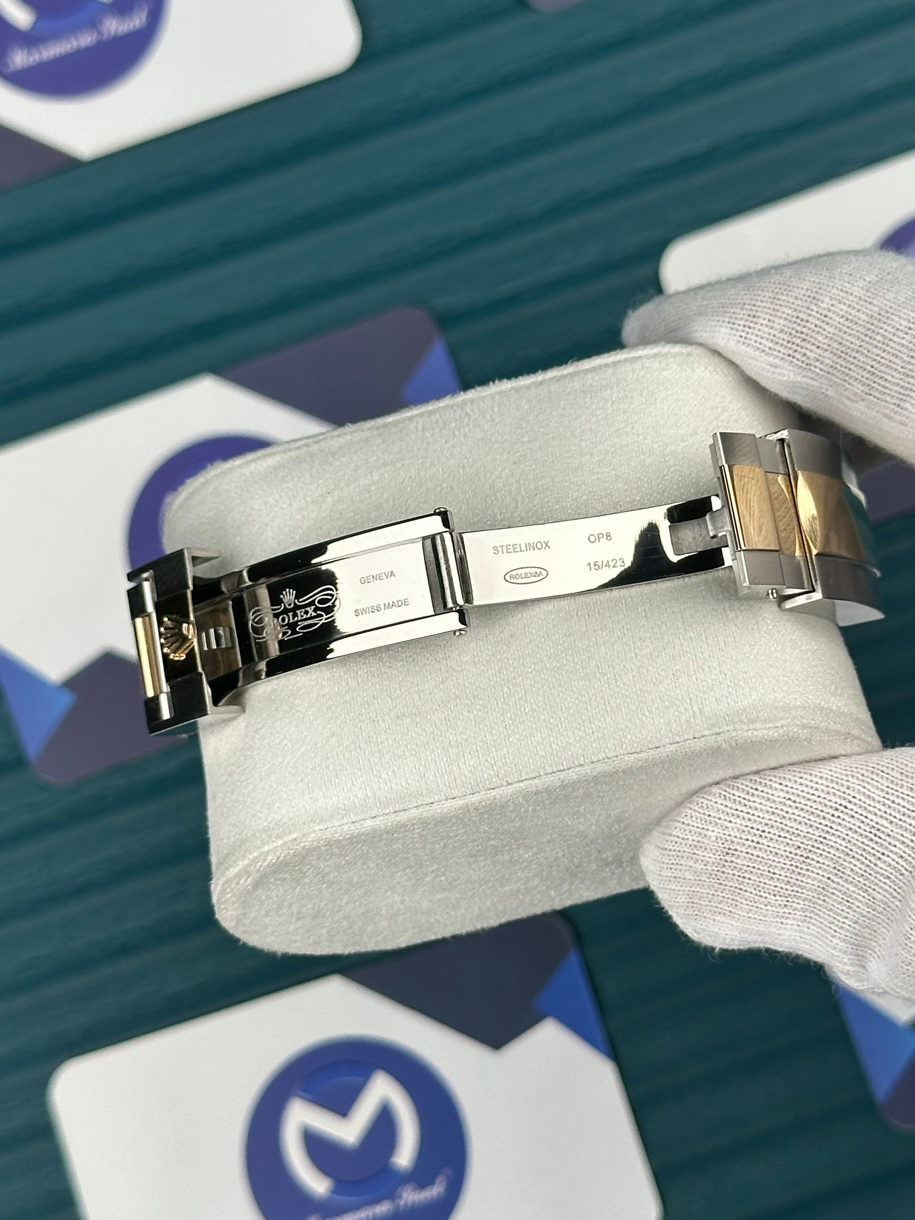 ROLEX SUBMARINER BLACK DIAL GOLD-SILVER OYSTER