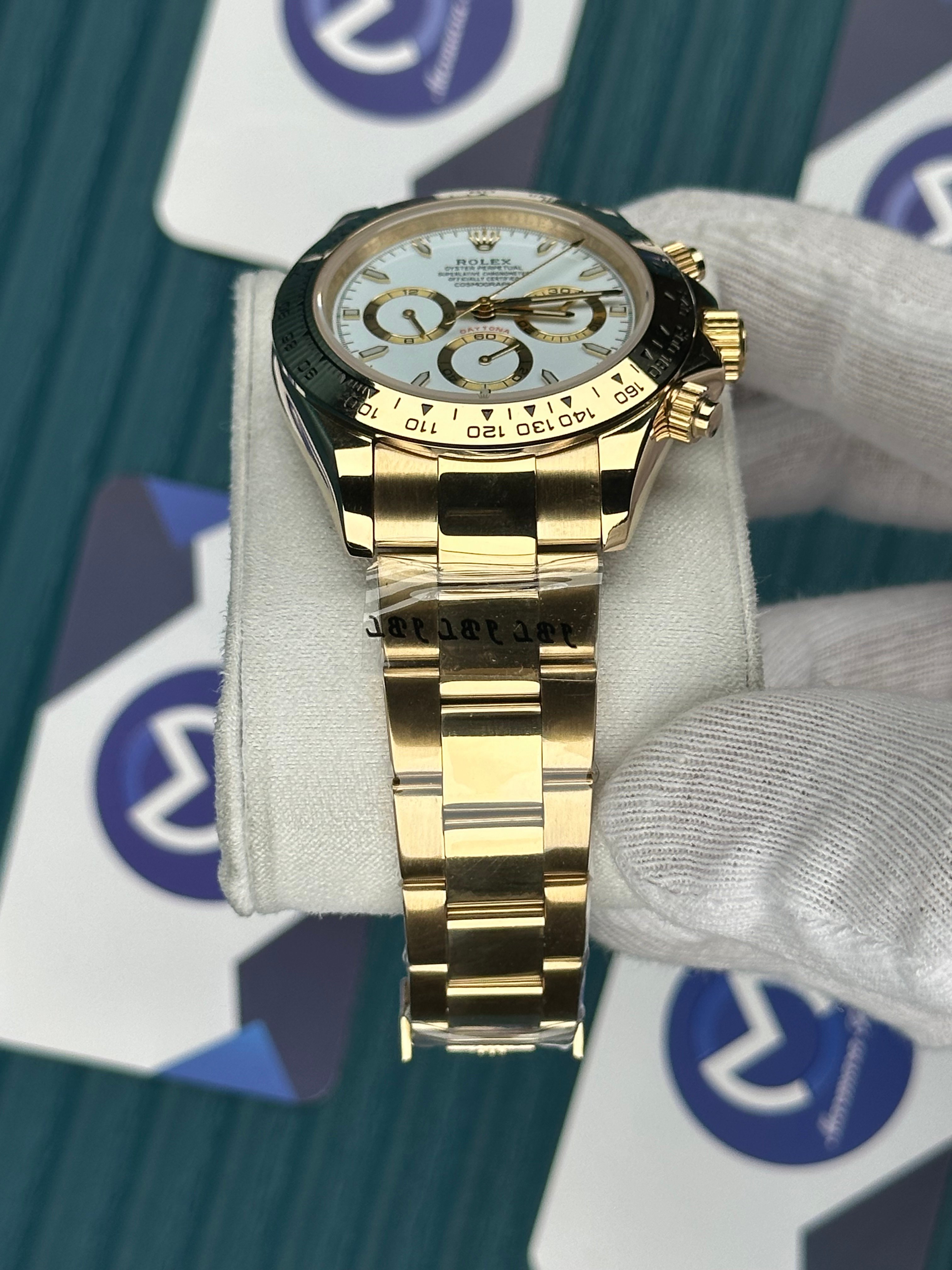 ROLEX DAYTONA WHITE DIAL GOLD OYSTER