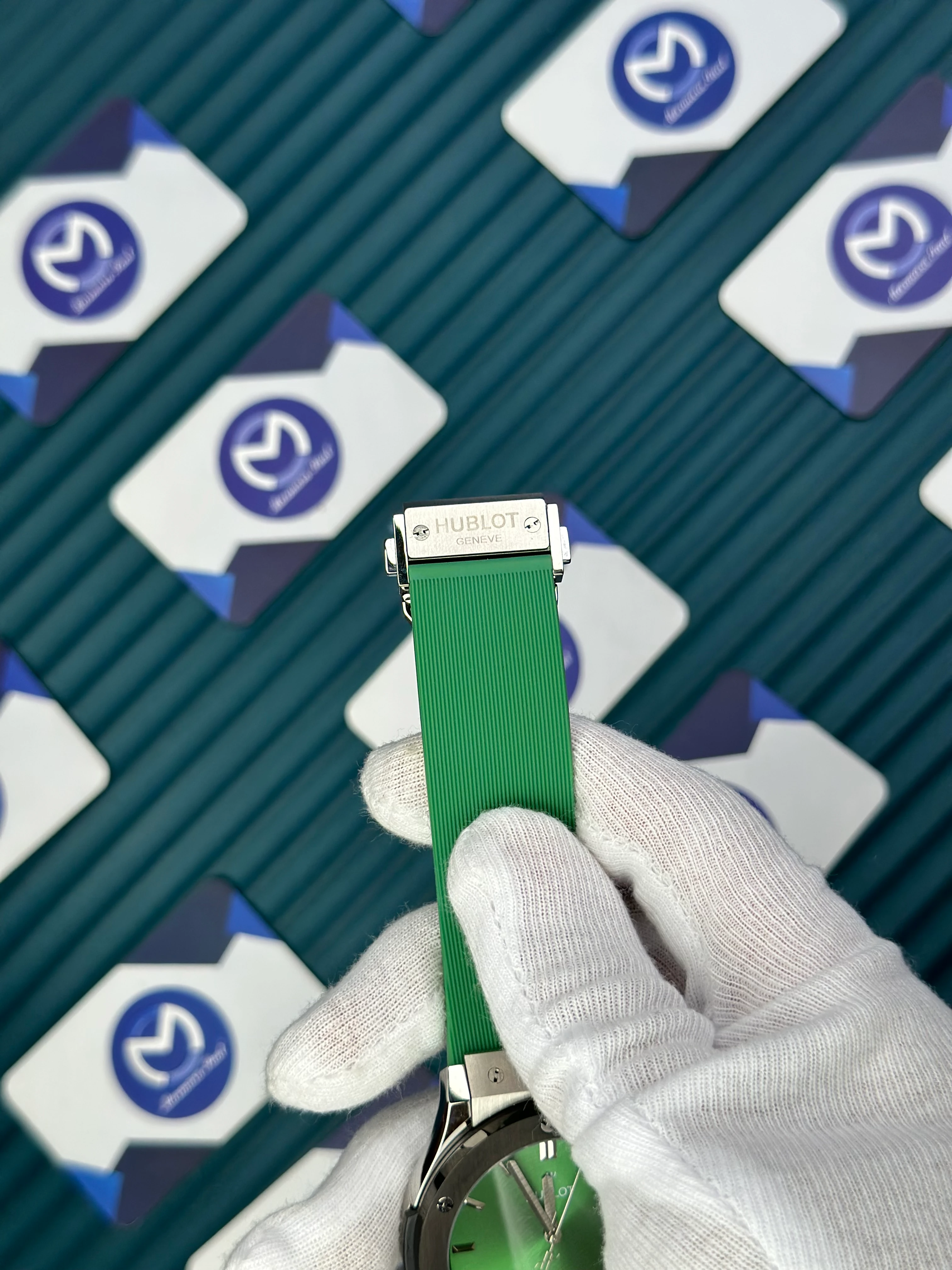 HUBLOT GENEVE AUTOMATIC VENDOME GREEN DIAL SILVER CASE BLACK BEZEL GREEN RUBBER CORD 