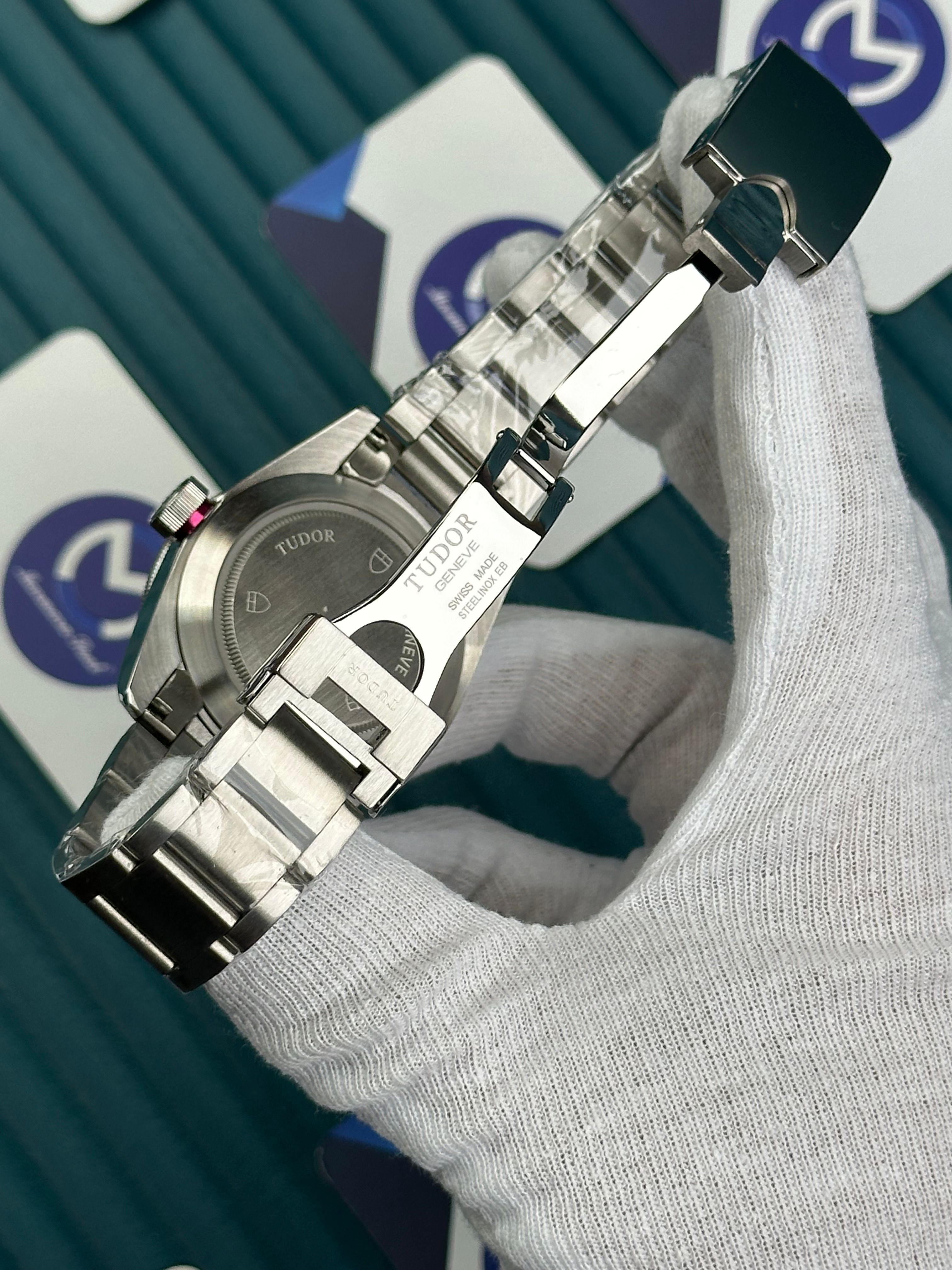TUDOR BLACK DIAL AND BEZEL SILVER 