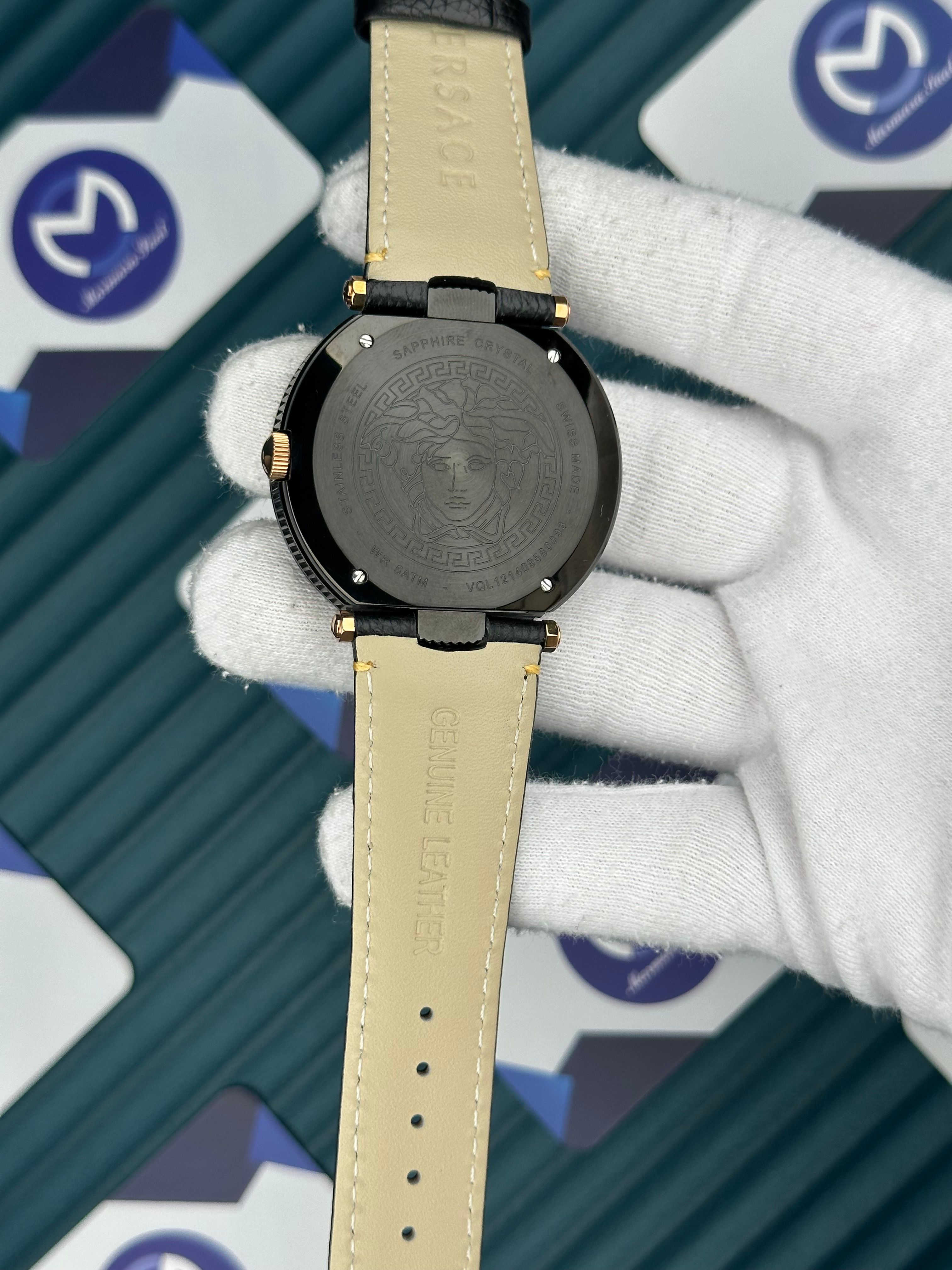 Versace Deri Kordon Gold Çift Şeritli Bezel Siyah Kadran