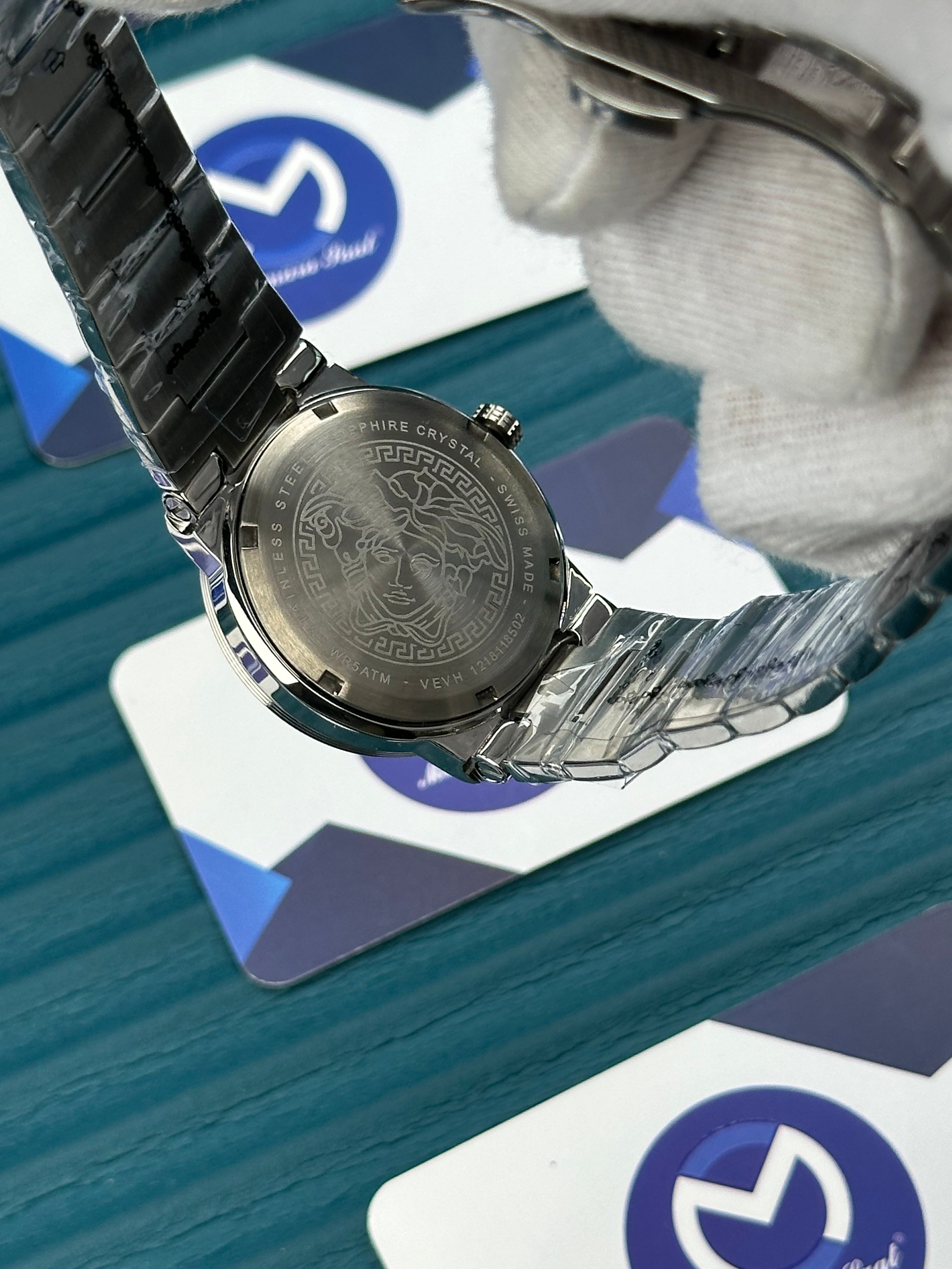 VERSACE 36 BLACK DIAL GOLD INDEX GOLD-SILVER 
