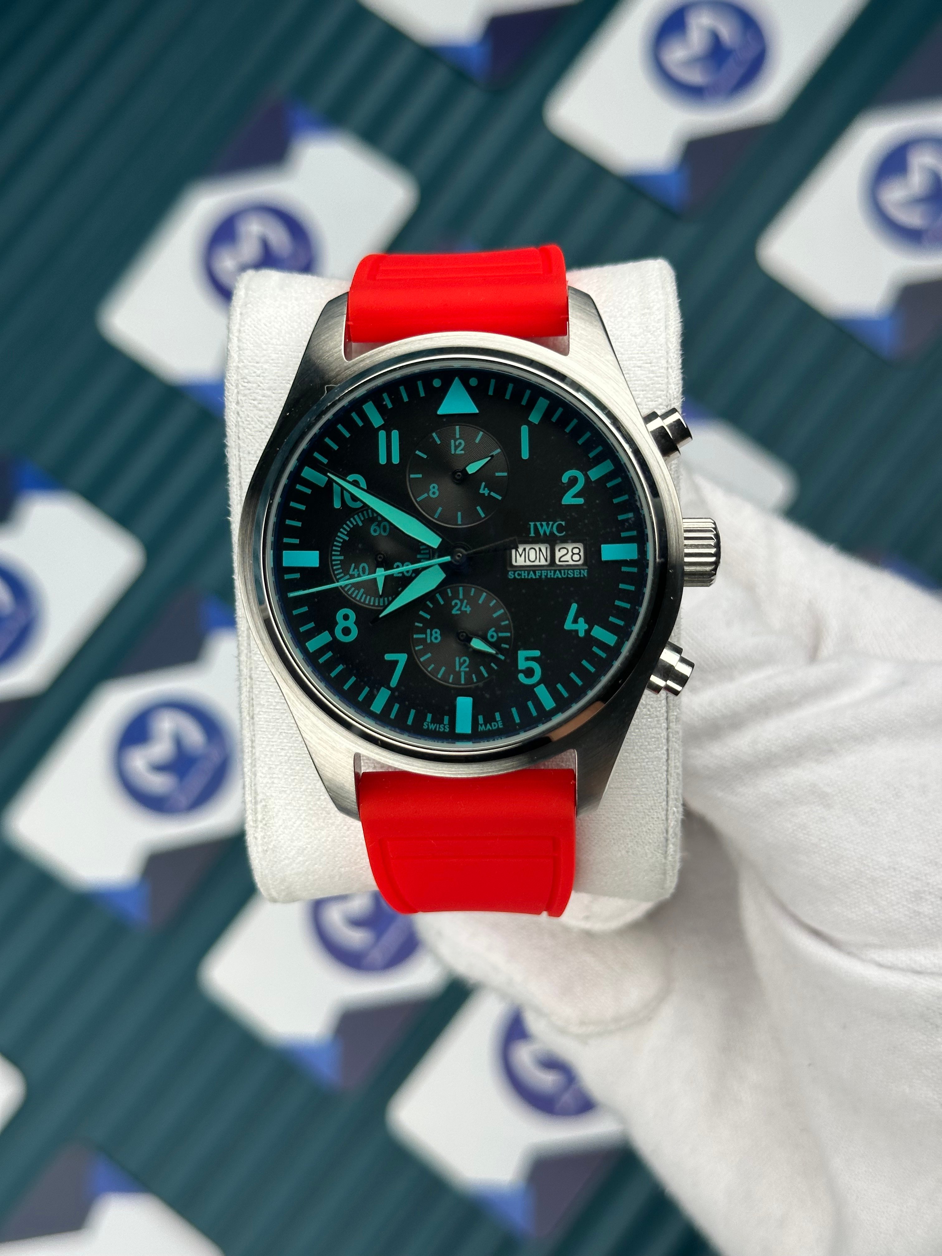 IWC PILOT'S CHRONOGRAPH MERCEDES AMG FORMULA ONE TEAM RED