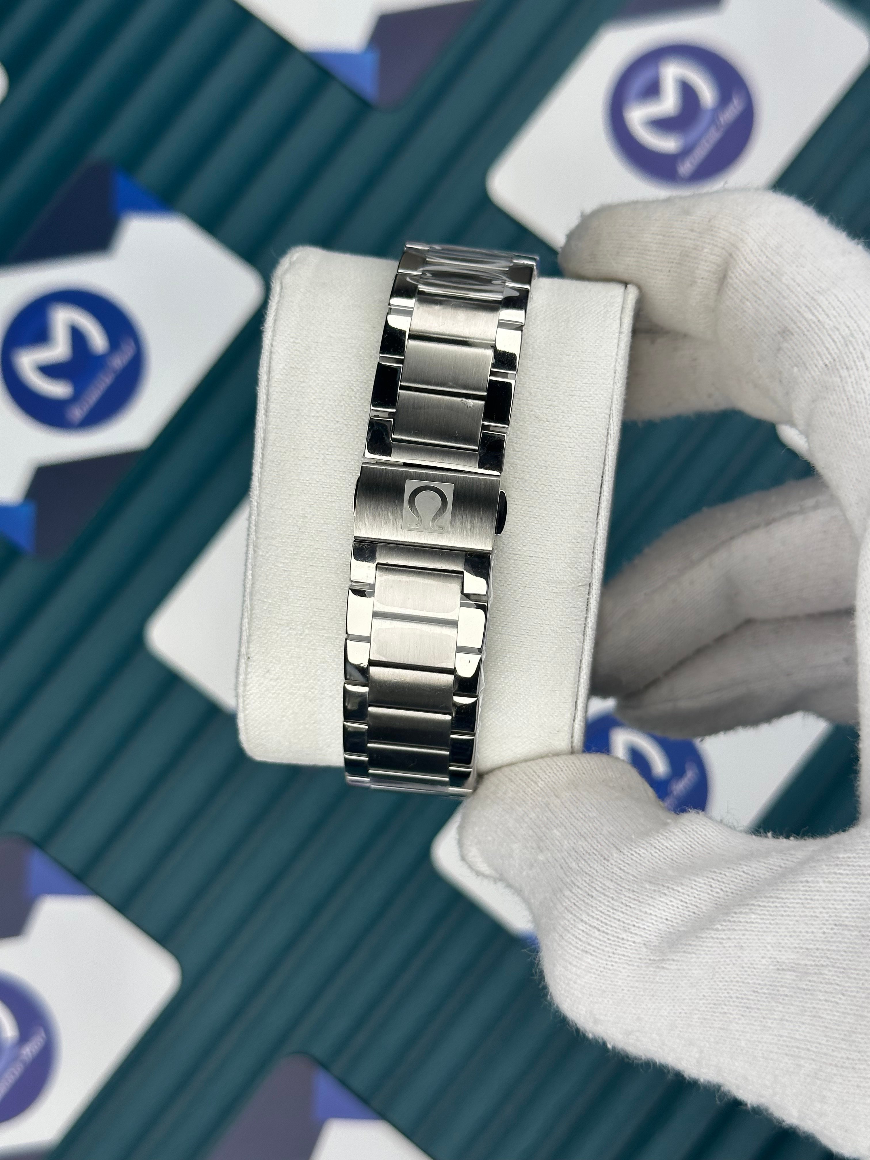 Omega Speedmaster Apollo Snoopy Siyah Bezel