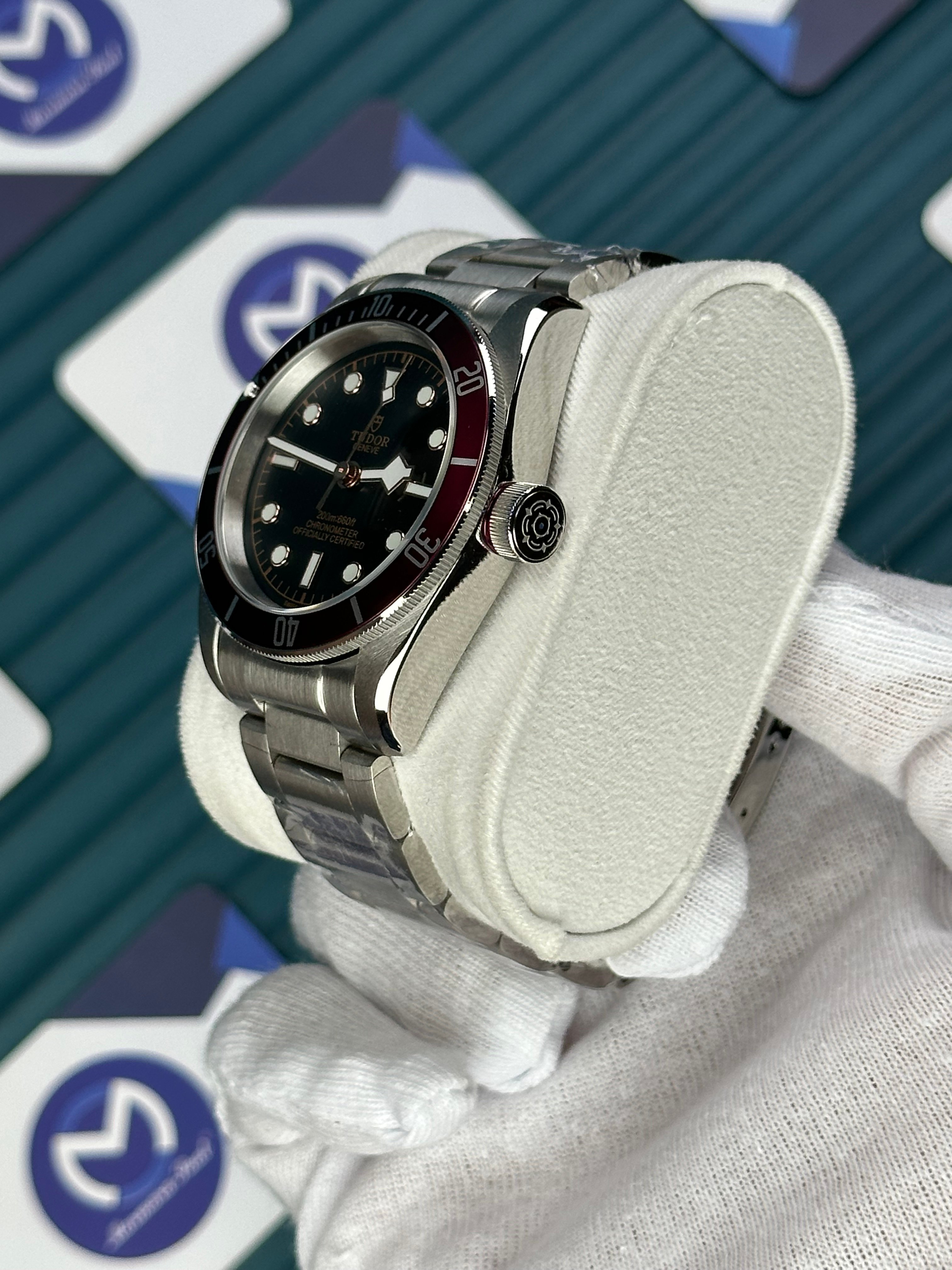 TUDOR BLACK DIAL PURPPLE BEZEL SILVER CORD