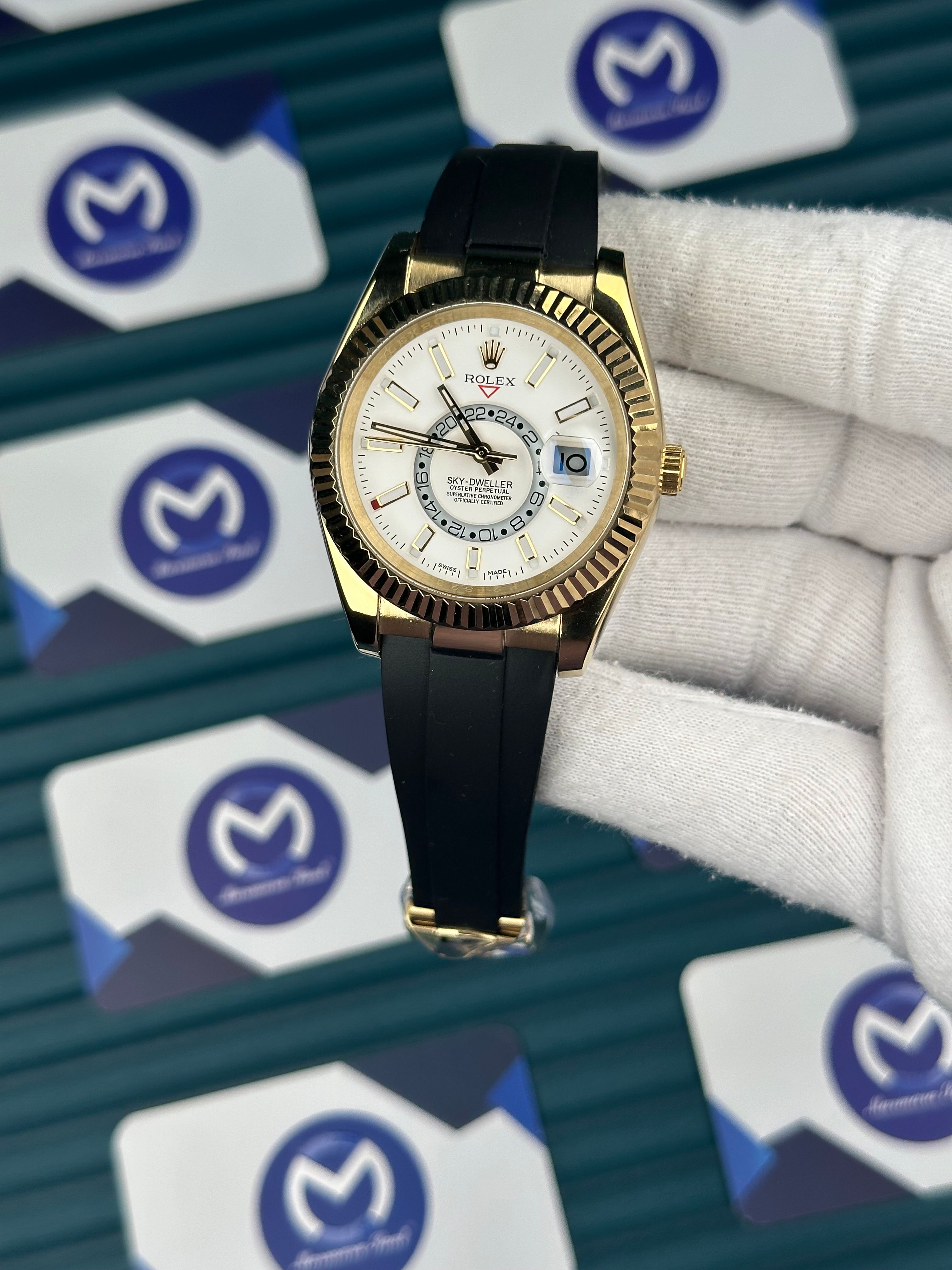 Rolex Sky Dweller Gold Kasa Beyaz Kadran Siyah Oysterflex