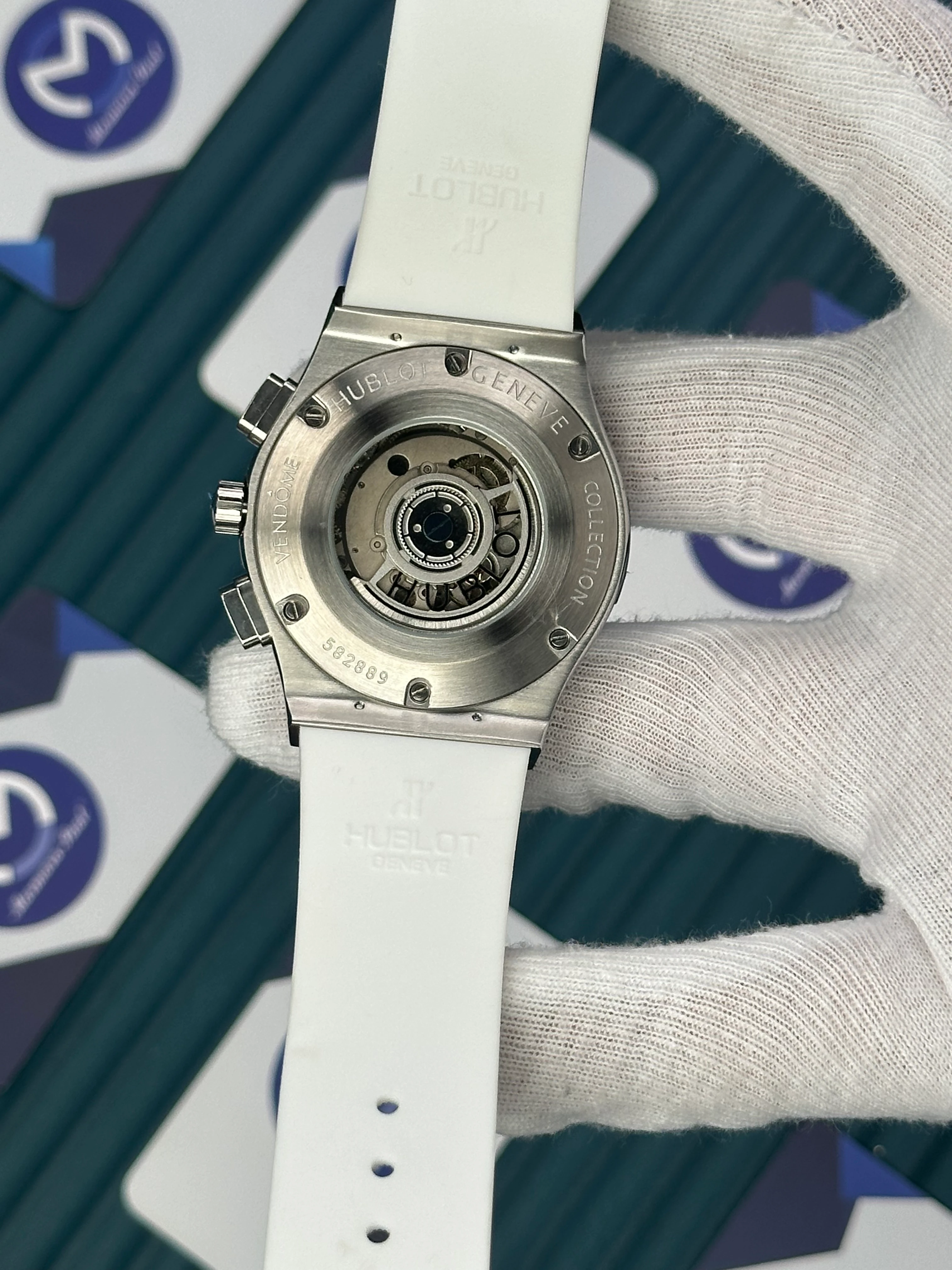 HUBLOT AUTOMATIC WHITE DIAL CHRONOGRAPH DIAMOND BEZEL WHITE RUBBER CORD 