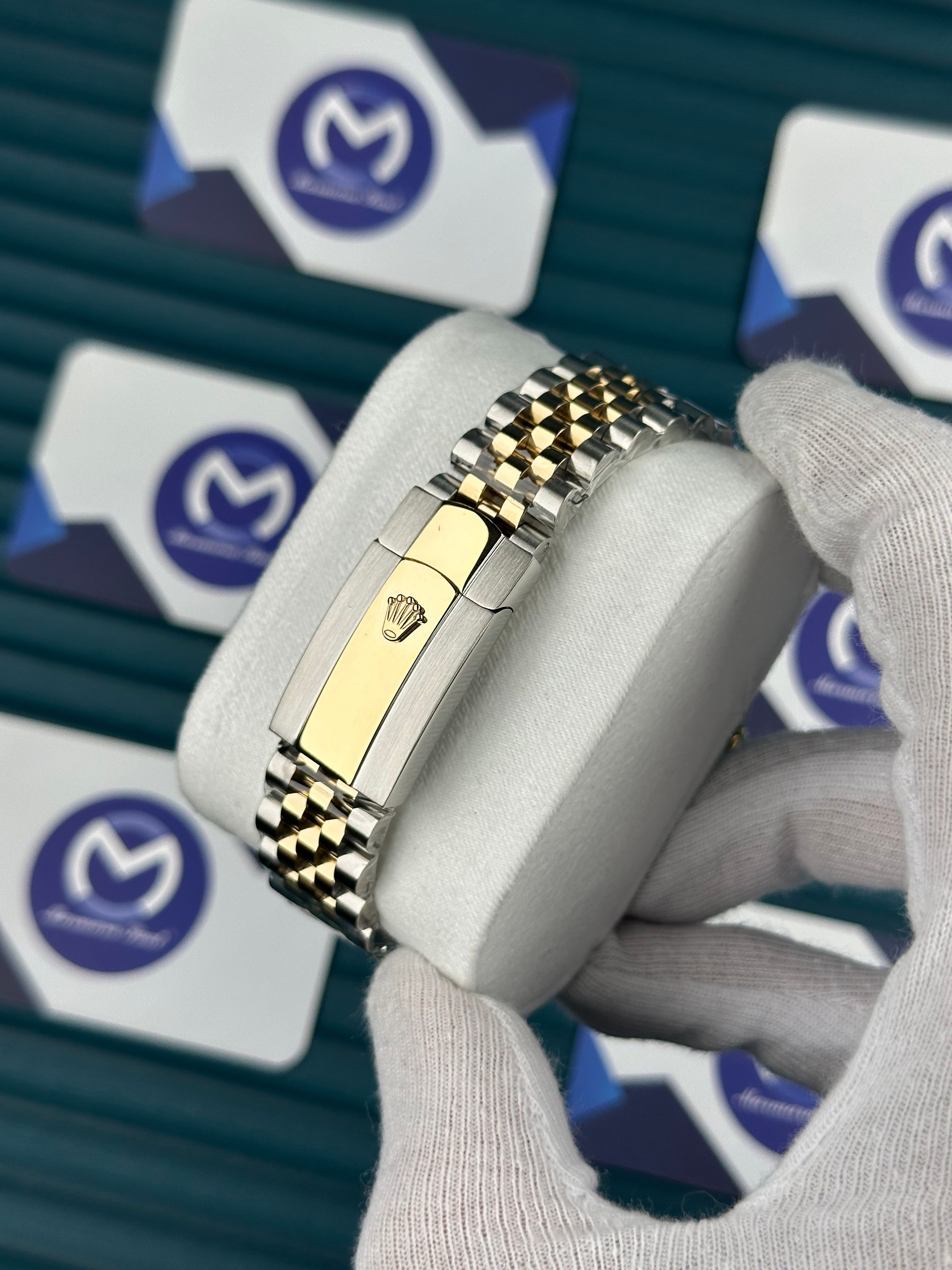 ROLEX SKY-DWELLER WHITE DIAL GOLD-SILVER JUBILE