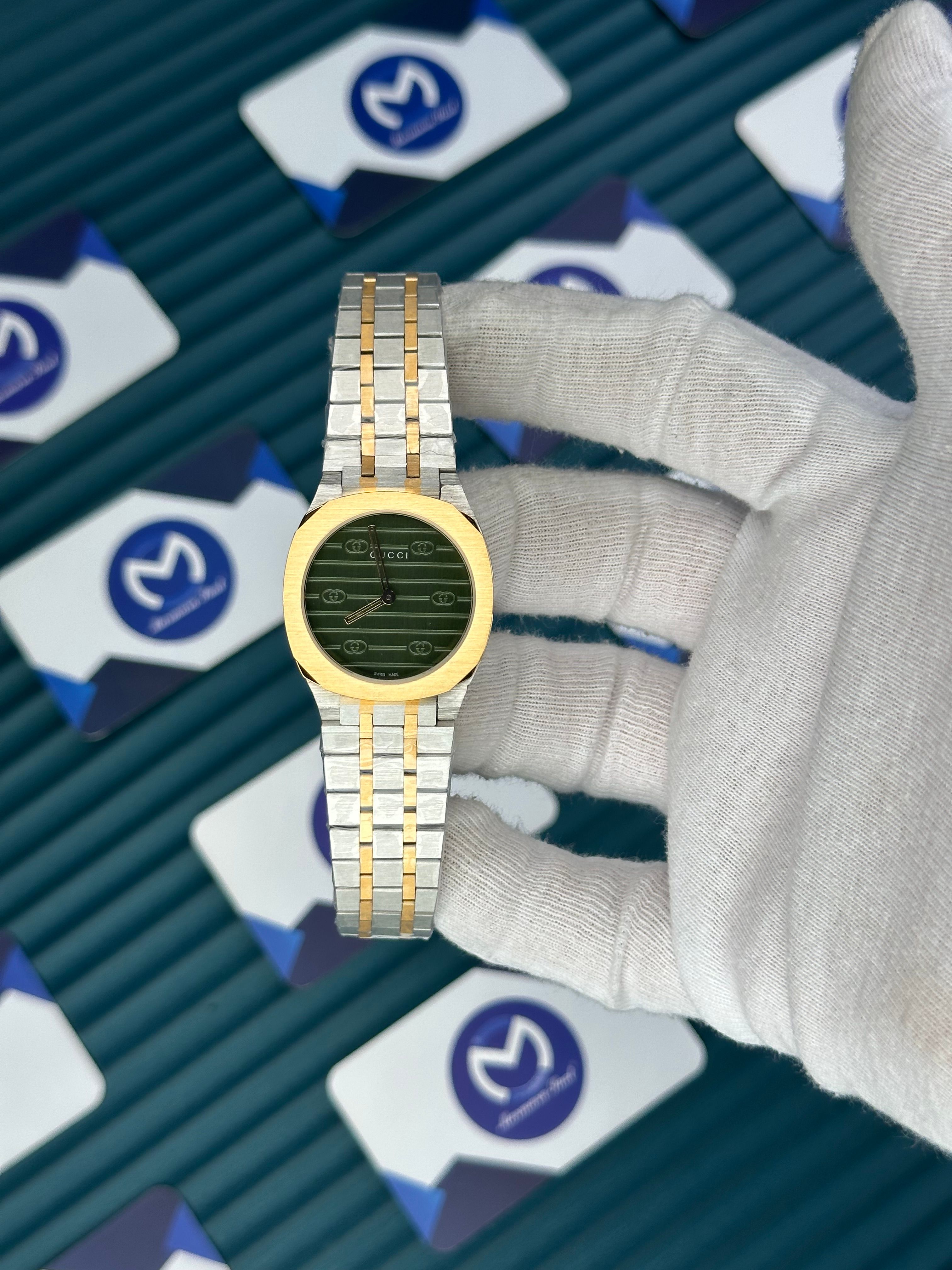 GUCCI WOMAN GREEN DIAL BRUS MARKS GOLD-SILVER