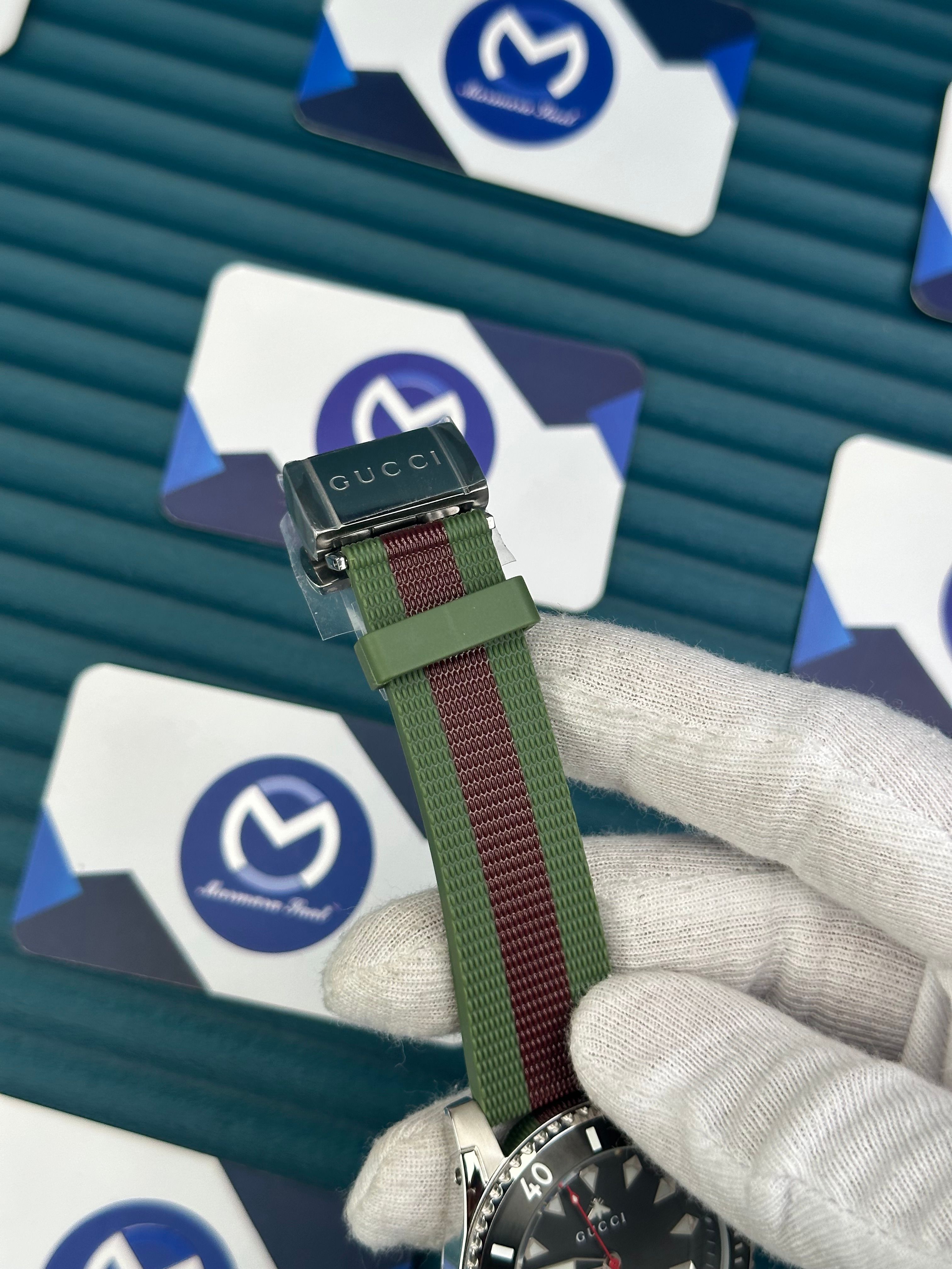 GUCCI BLACK DIAL GREEN RED LINE CANVAS CORD
