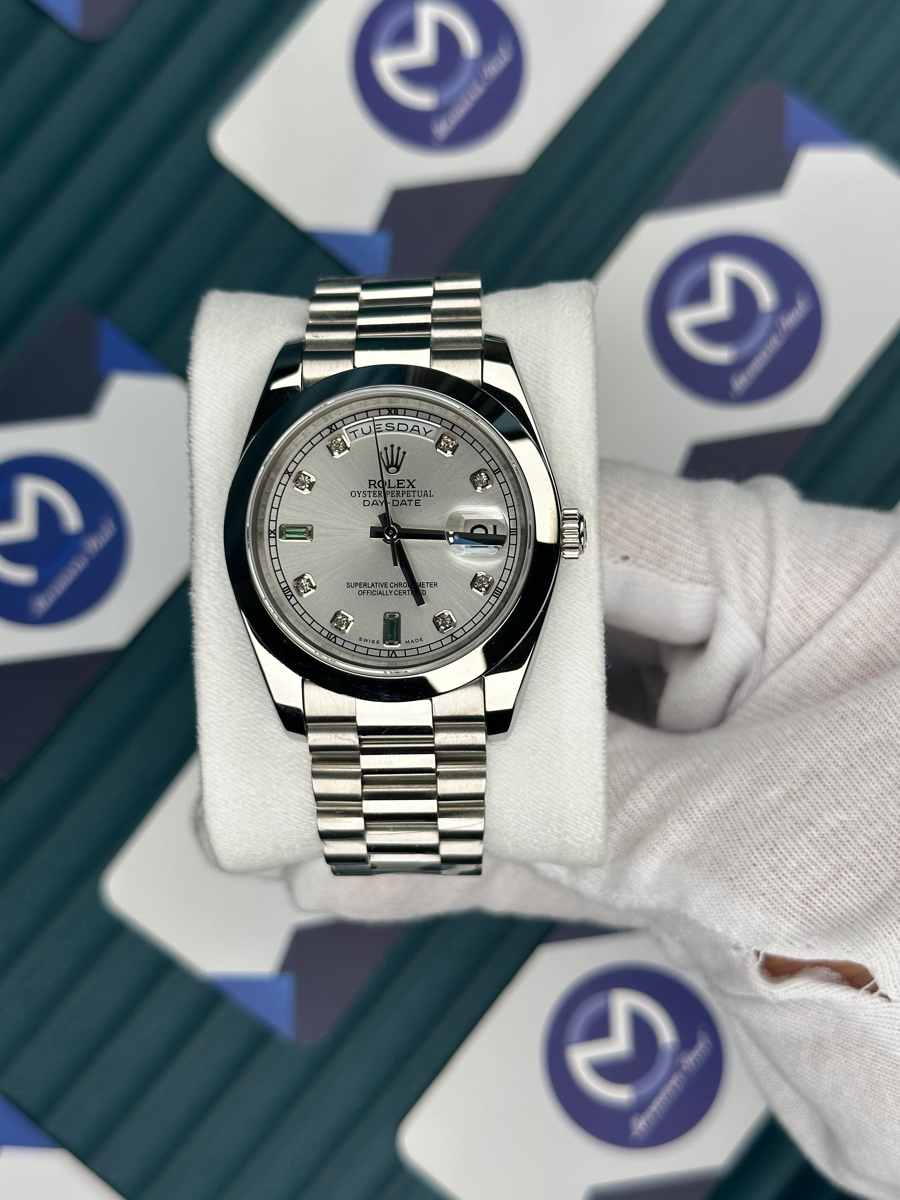 ROLEX DAY-DATE WHITE DIAL OVAL BEZEL DIAMOND INDEX SILVER PRESIDENT