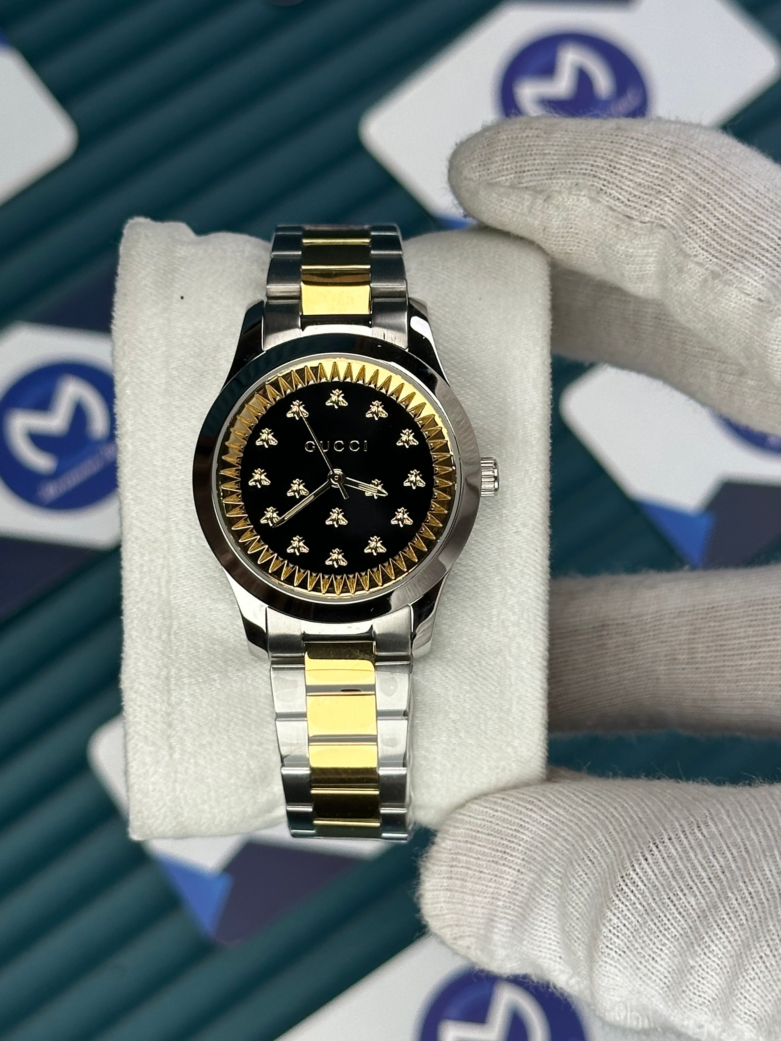GUCCI WOMAN BLACK DIAL GOLD DETAILS BUTTERFLY MOTIF GOLD-SILVER