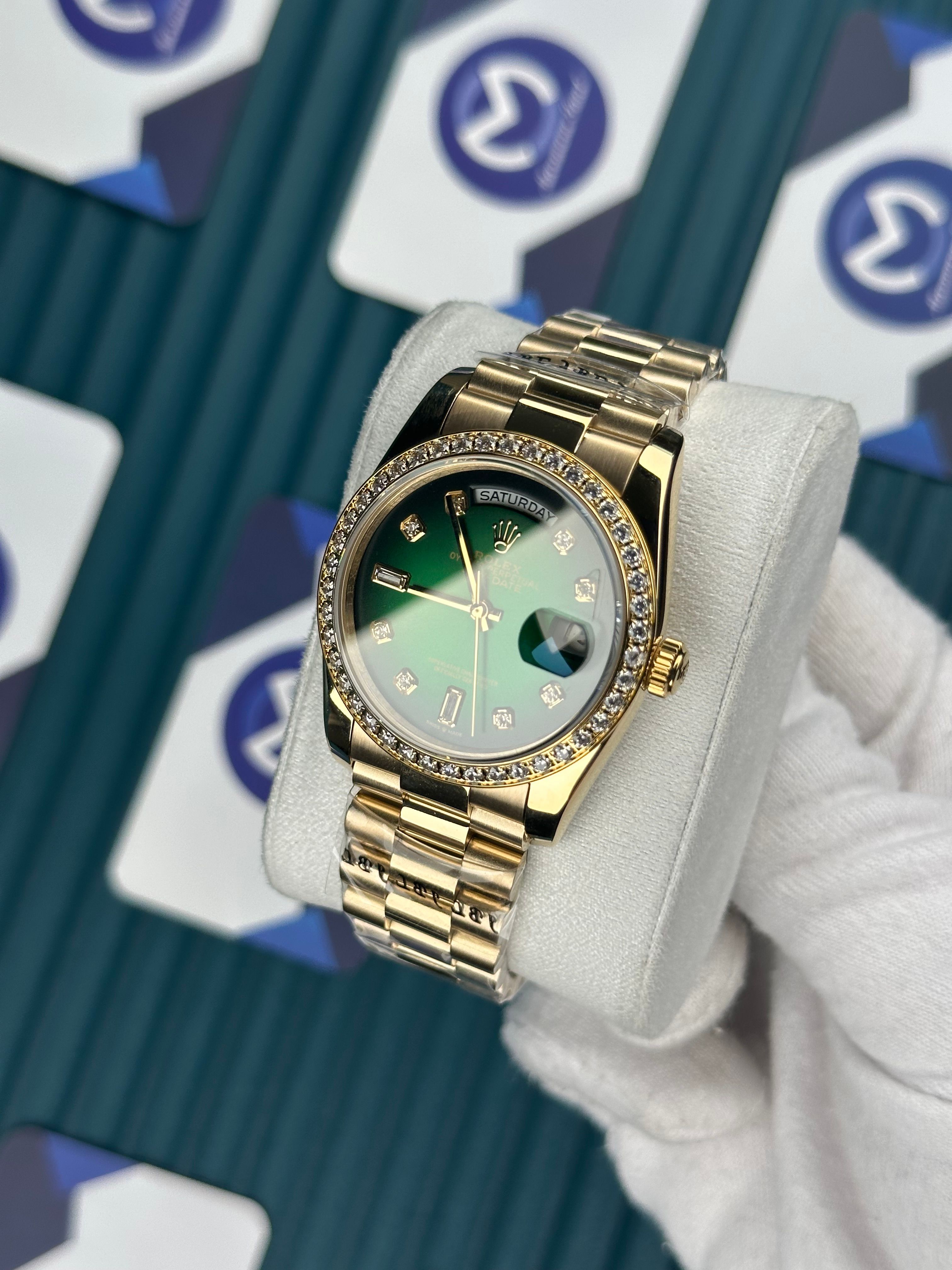 ROLEX 36 DAYDATE PIRLANTA BEZEL YEŞİL KADRAN GOLD PRESIDENT