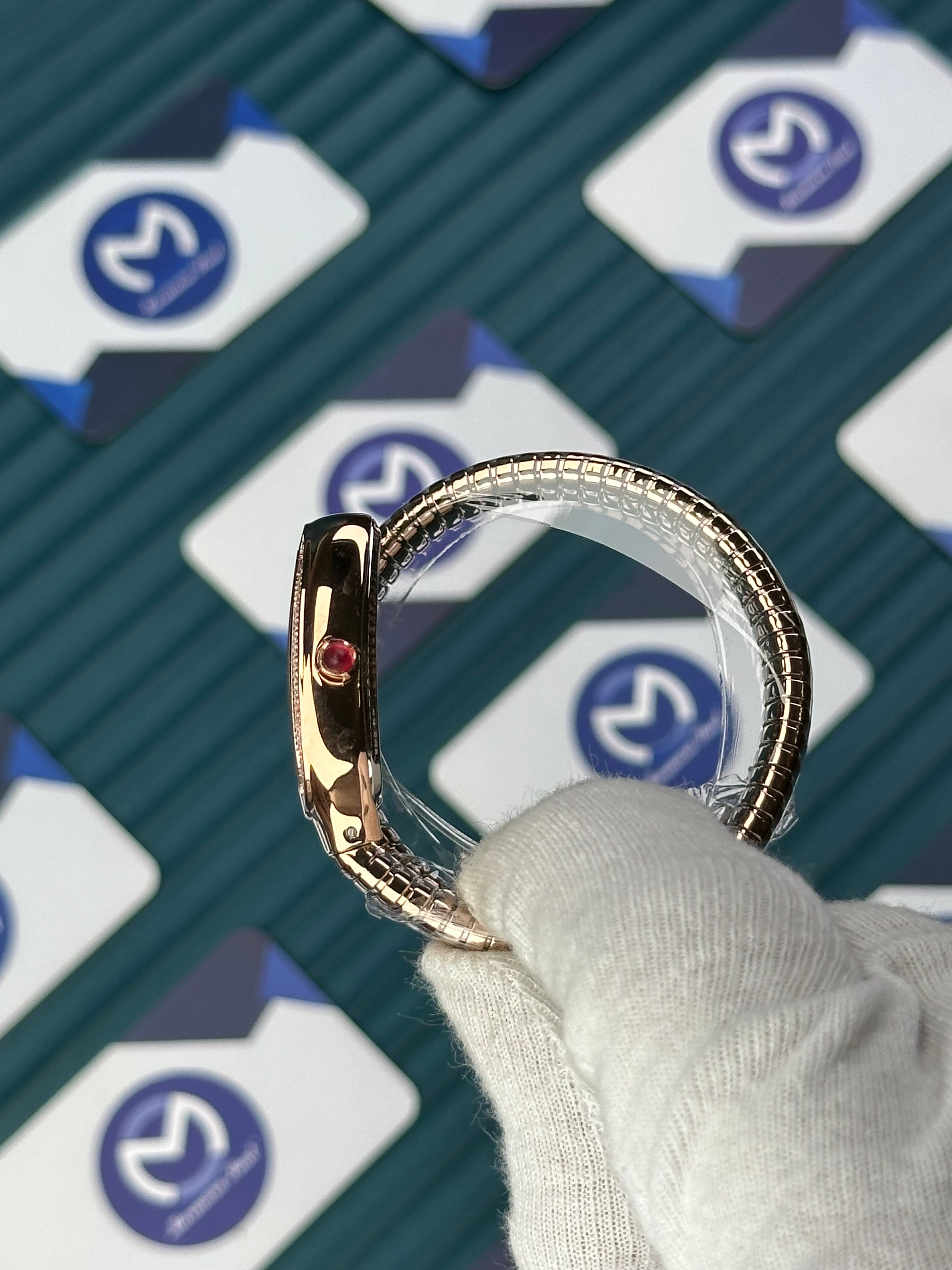 BVLAGRI SERPENTI BLACK DIAL DIAMOND BEZEL ROSE SHORT TUBOGAS