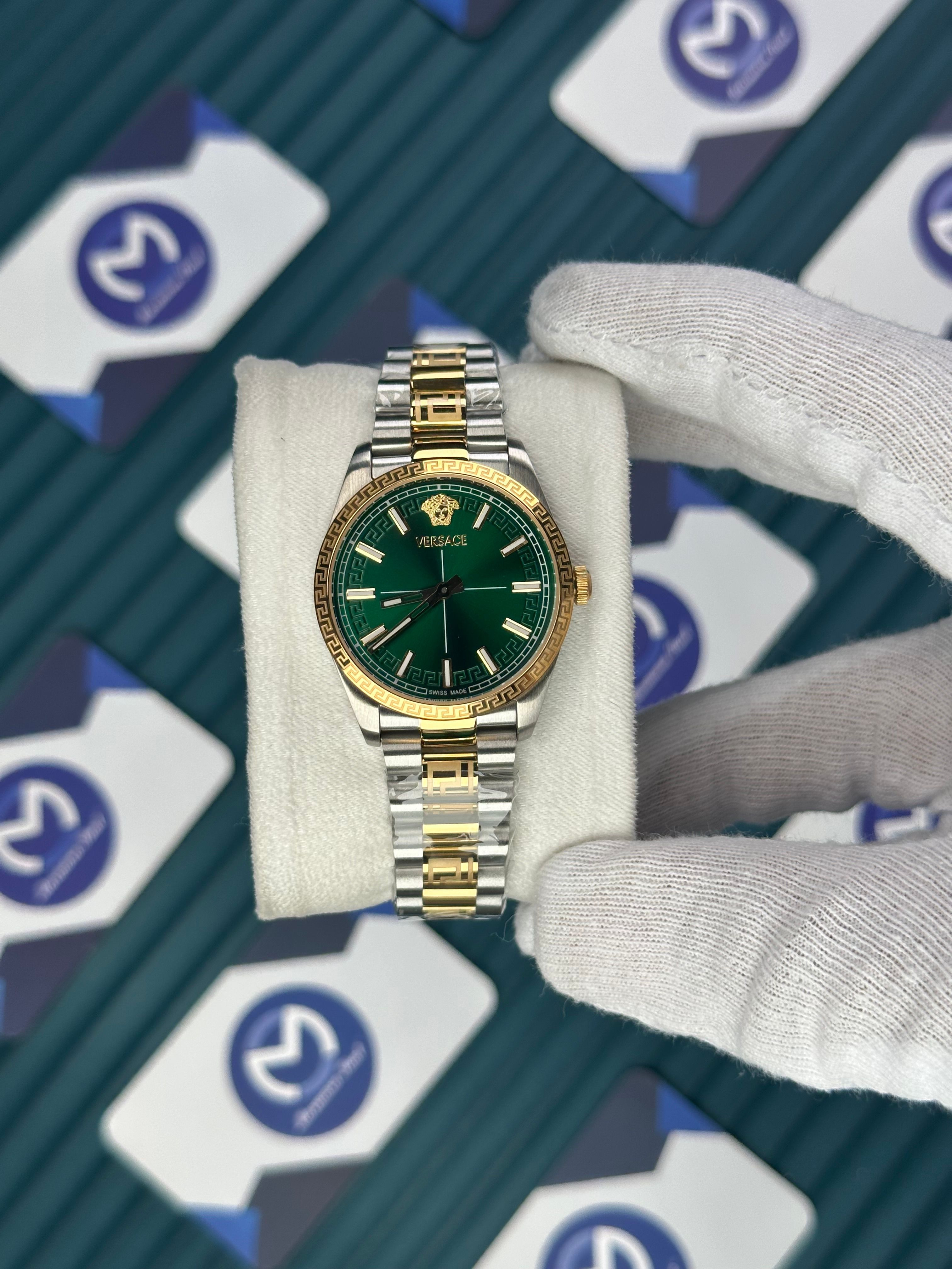 VERSACE 32 MM GREEN DIAL MILLENYIUM GENT GOLD-SILVER 