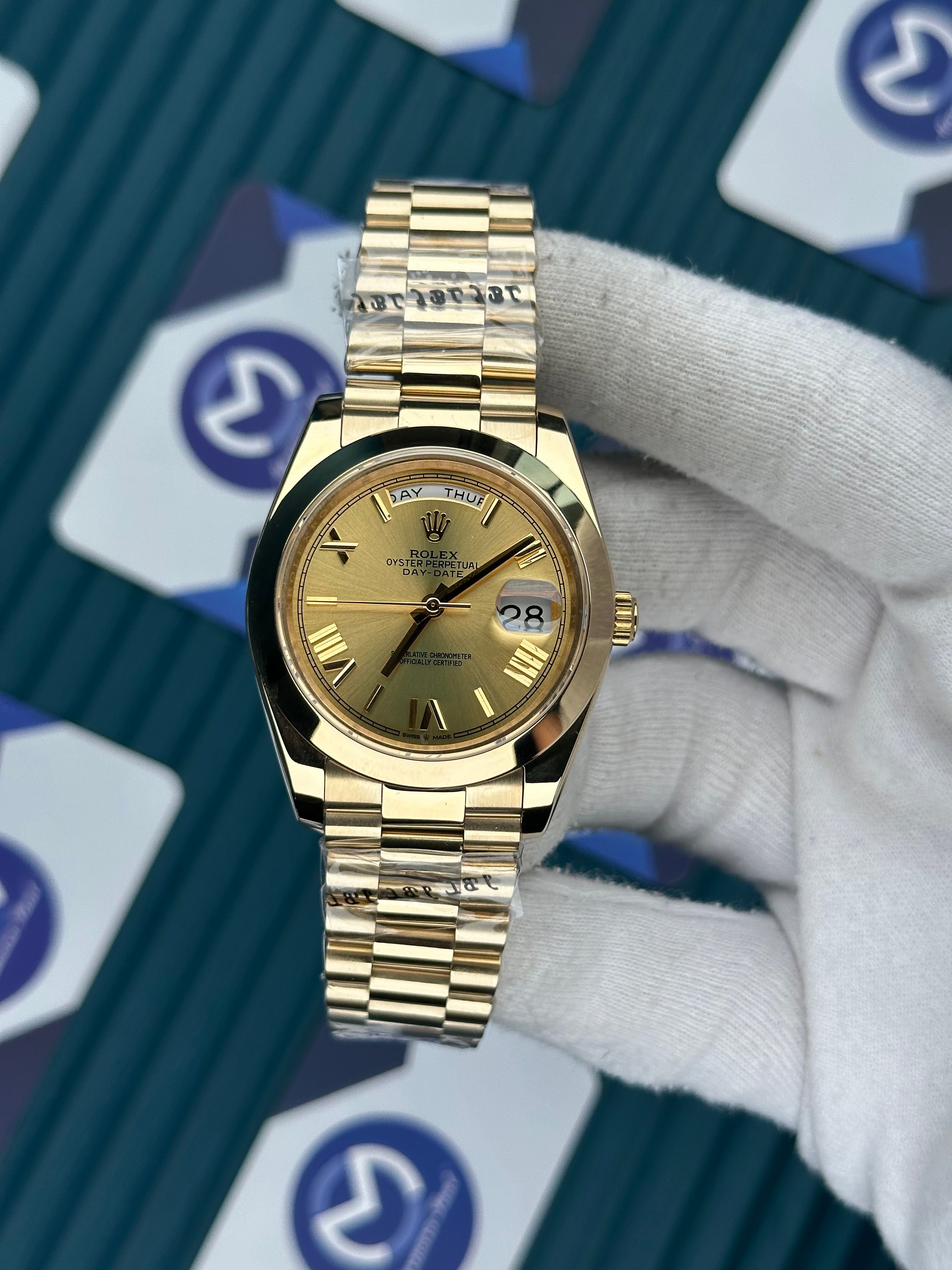 ROLEX DAY-DATE GOLD DIAL OVAL BEZEL GOLD ROMA INDEX GOLD PRESIDENT