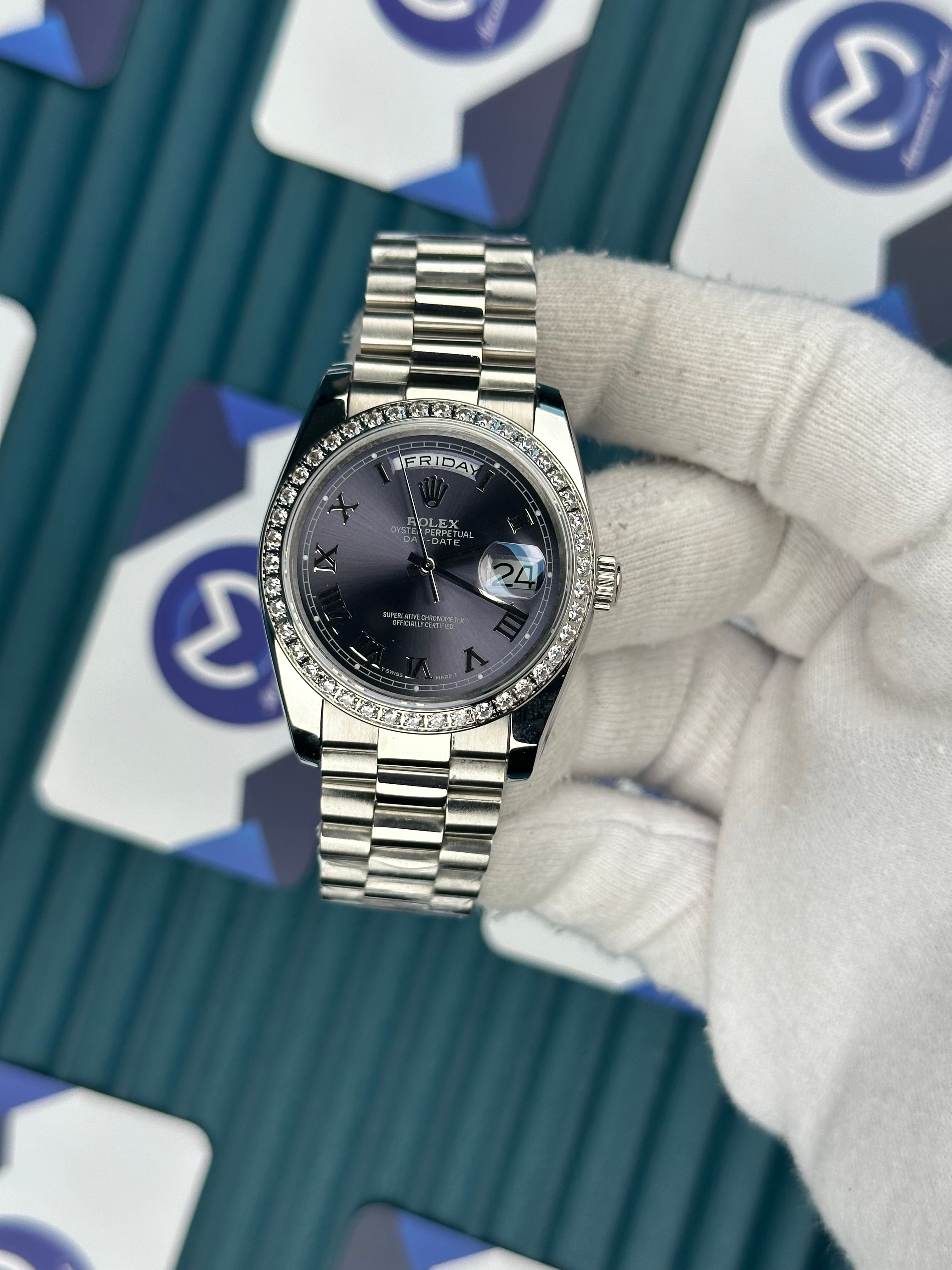 ROLEX 36 DAYDATE PATLICAN MOR PIRLANTA BEZEL SILVER PRESIDENT