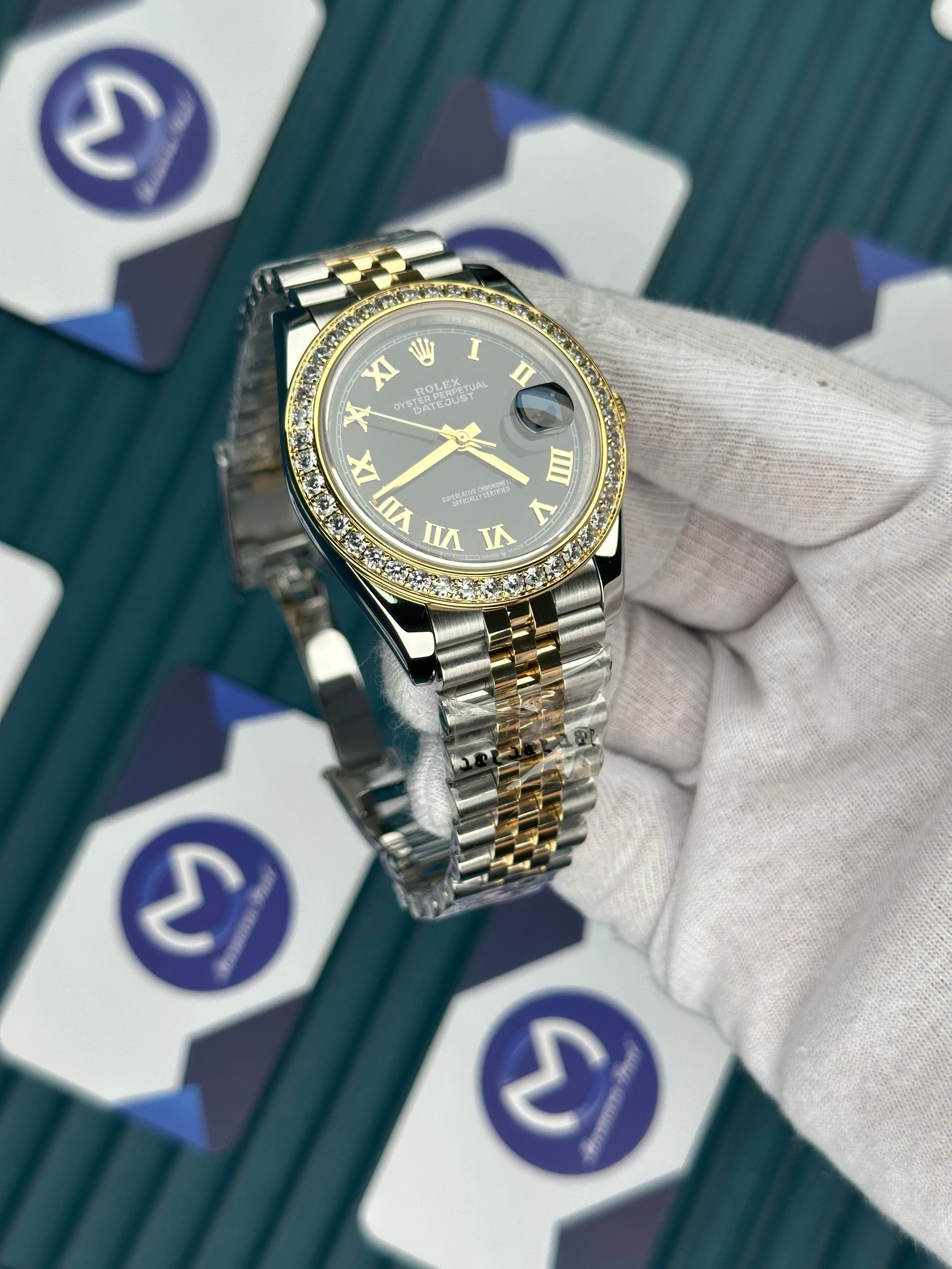 ROLEX DATEJUST BLACK DIAL DIAMOND BEZEL GOLDSILVER JUBILE
