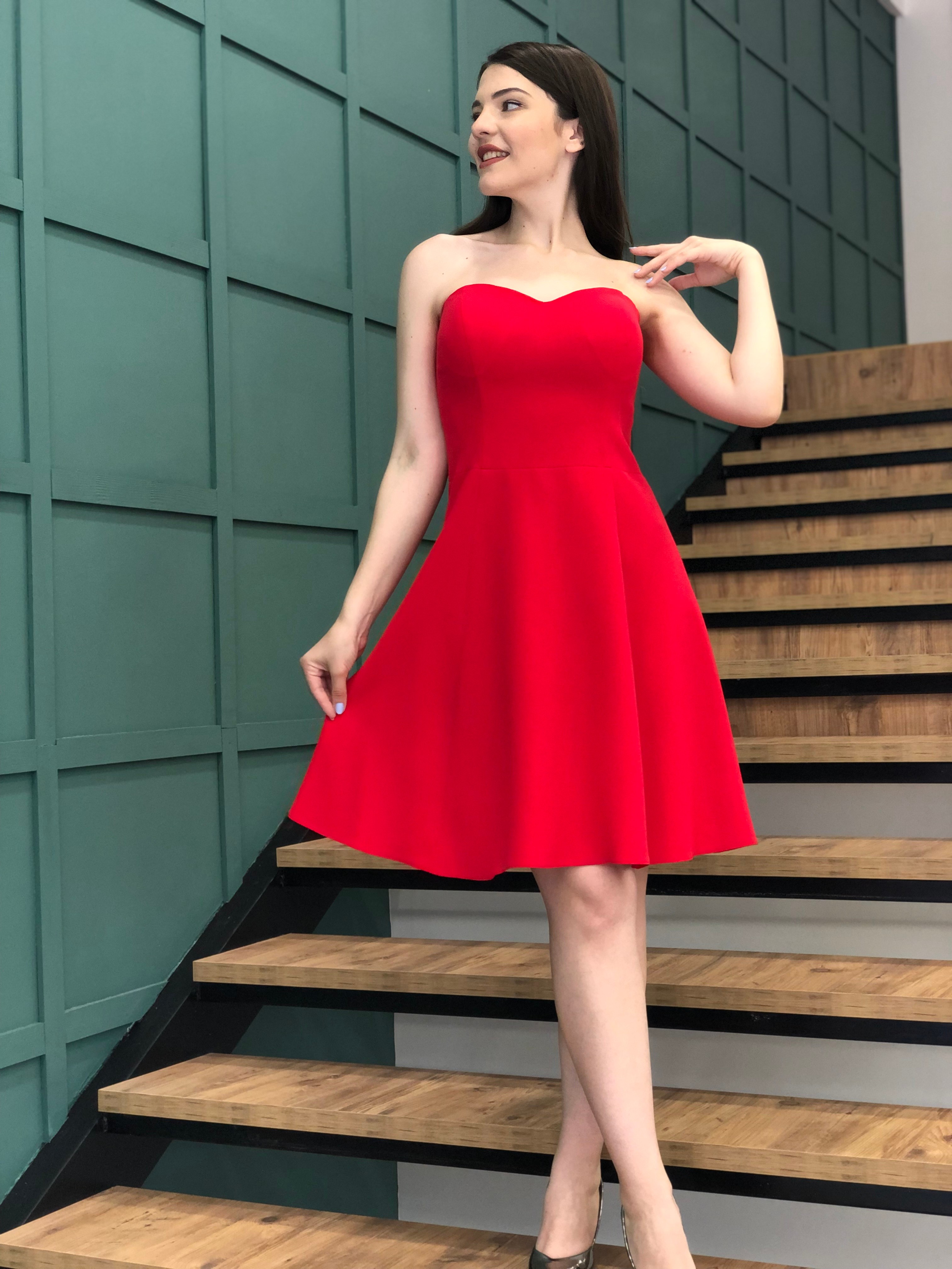 Kadın Straplez Kırmızı Elbise