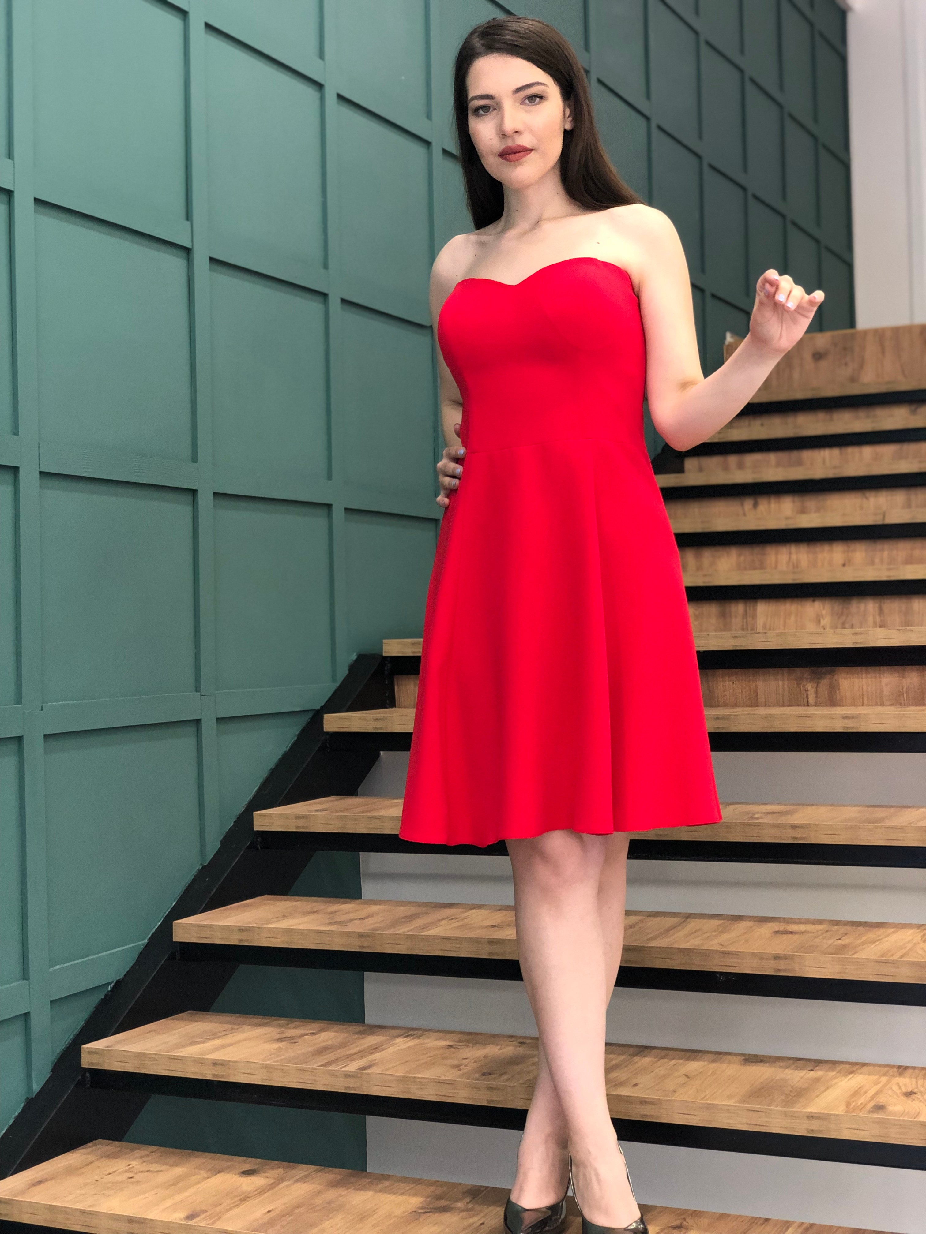 Kadın Straplez Kırmızı Elbise
