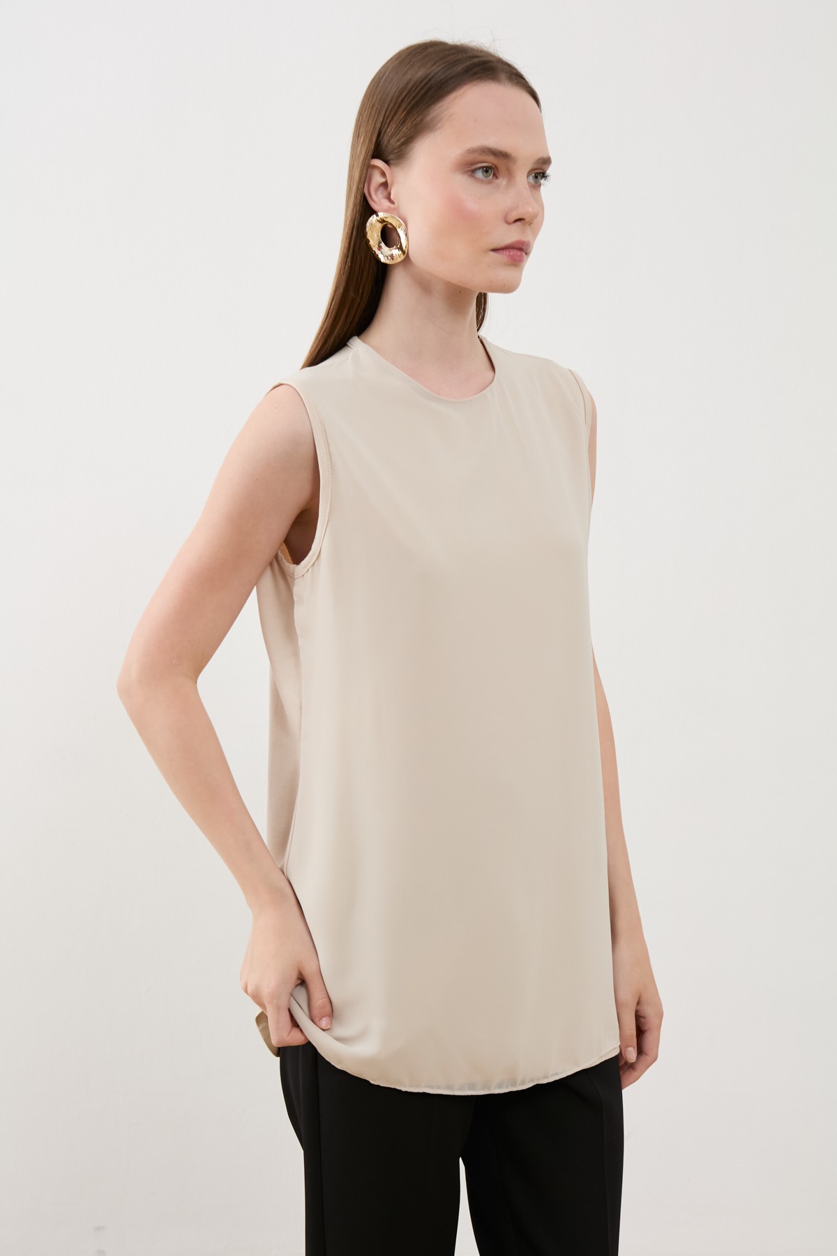 SIFIR KOL ÖNÜ ŞİFON İÇLİK KISA MODEL TAŞ