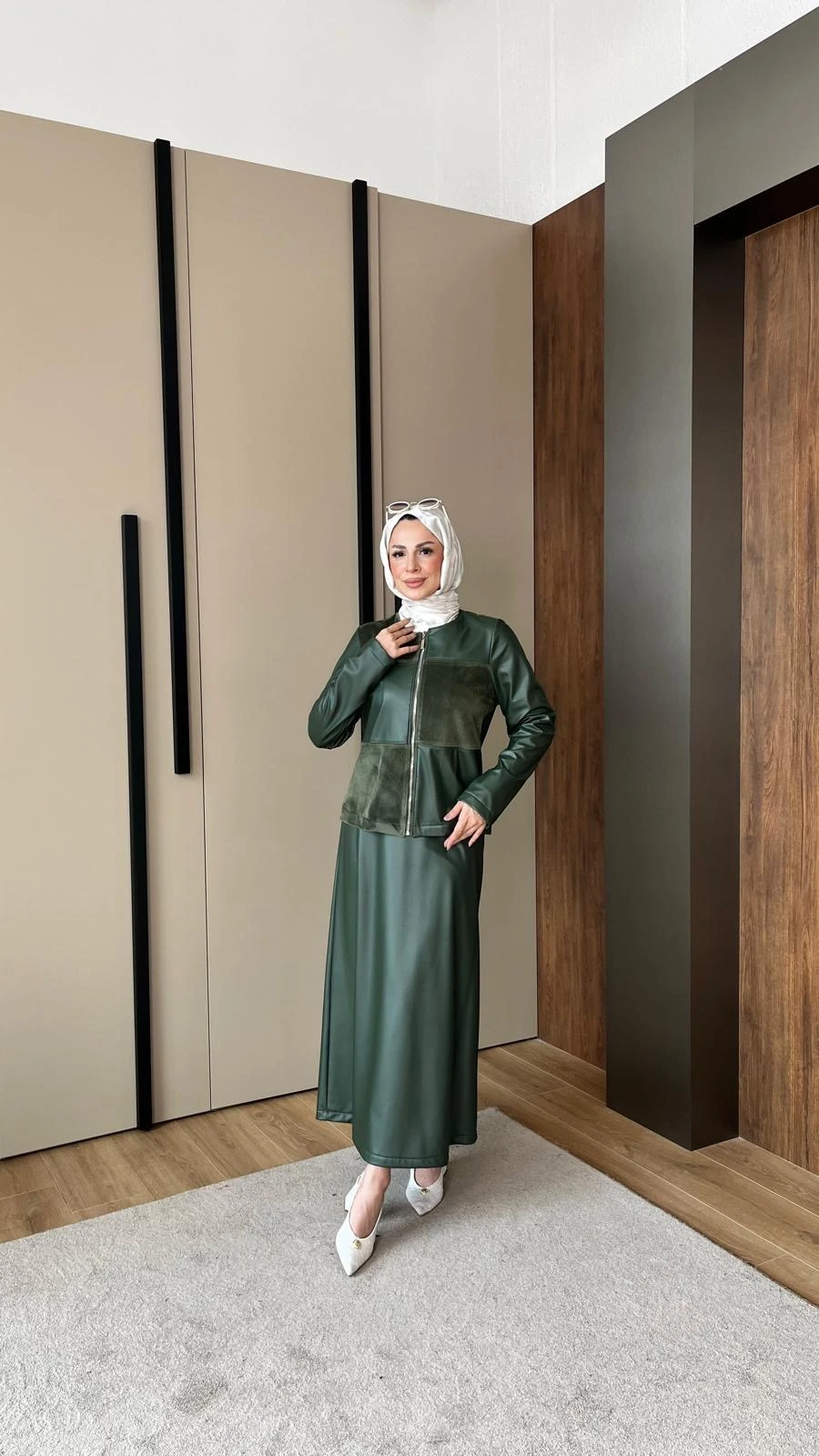 Deri Etekli Takım - ZÜMRÜT YEŞİL