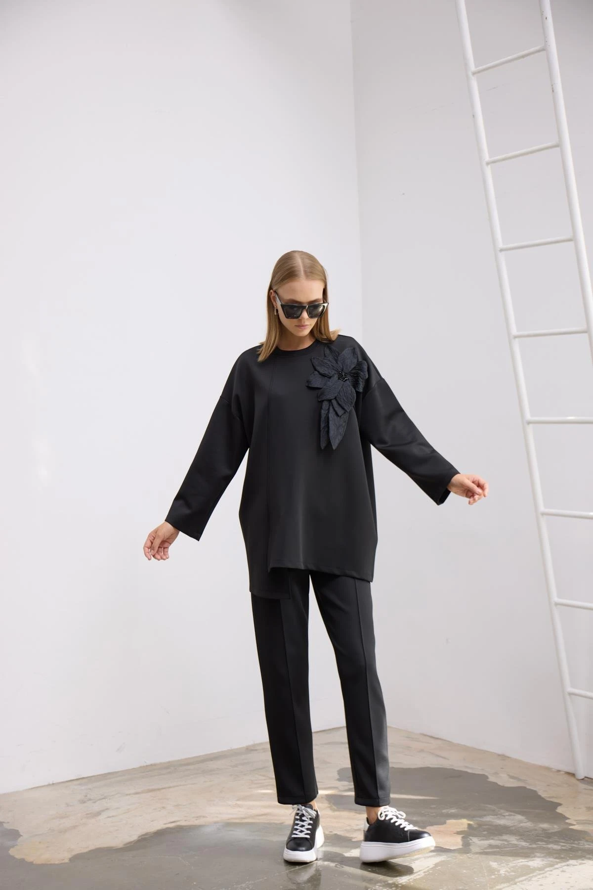 Çiçek Takım-Siyah