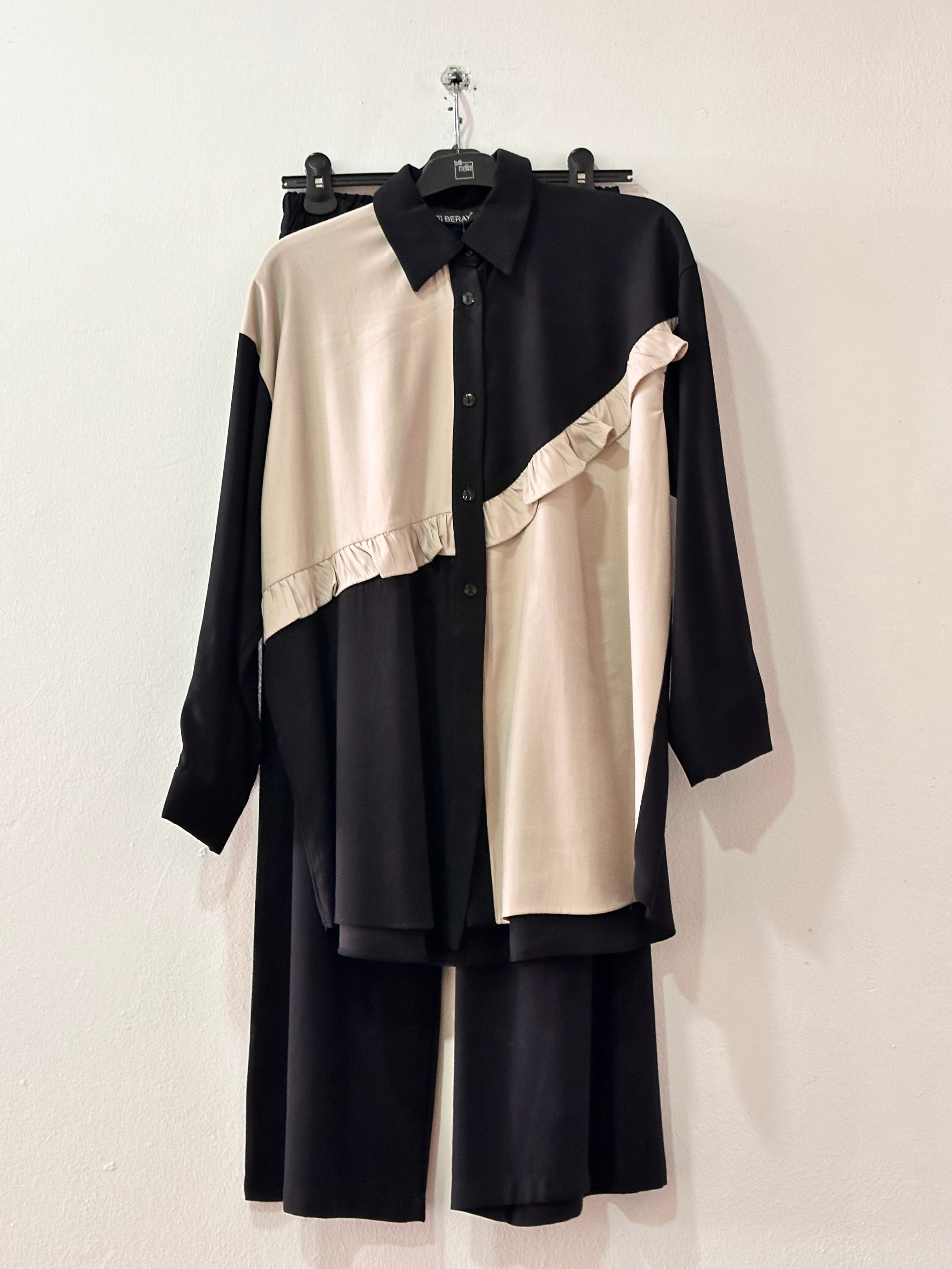 Fırfır Detaylı Takım