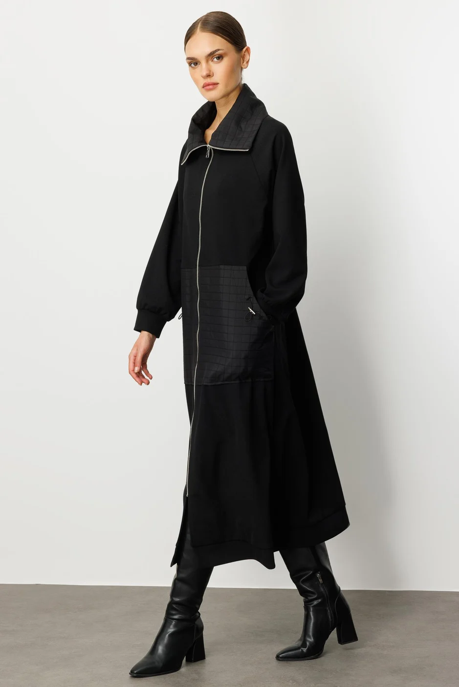 Kare Jakar Kapitone ve Krep Doku Mix Astarlı Mevsimlik Spor Trench Kap