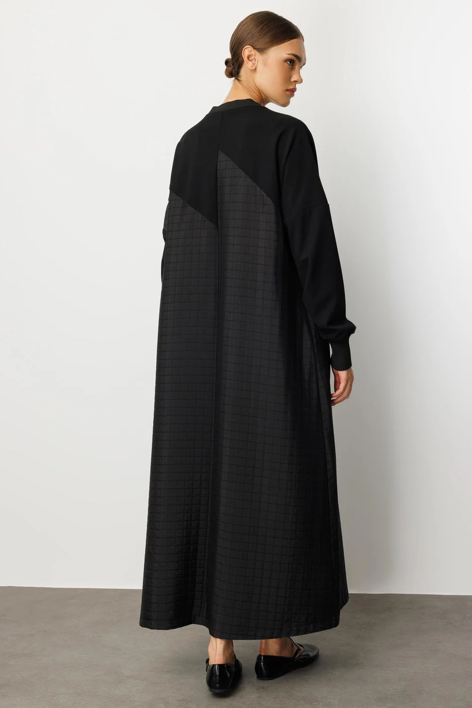 Krep Doku Üst Beden ve Kare Kapitone Jakar Alt Beden Zamansız Mevsimlik Trench 