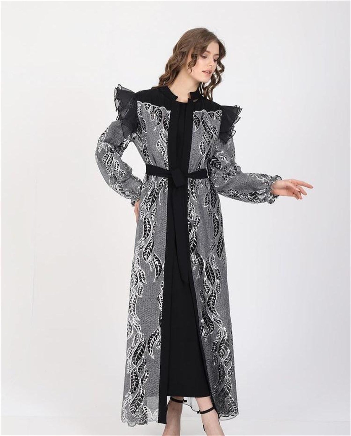 Pullu Yapraklı Abaya Siyah