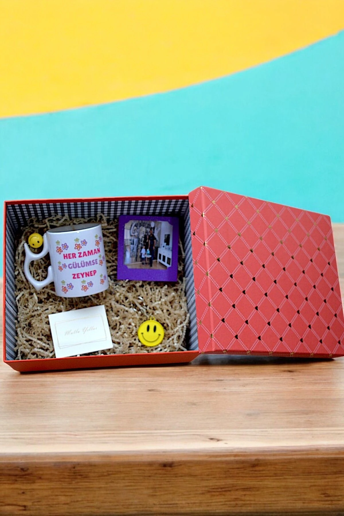Kişiselleştirilmiş Gülümse Temalı Lik Set ( Premium,Hediye Kutusunda,Not Yazılabilir)