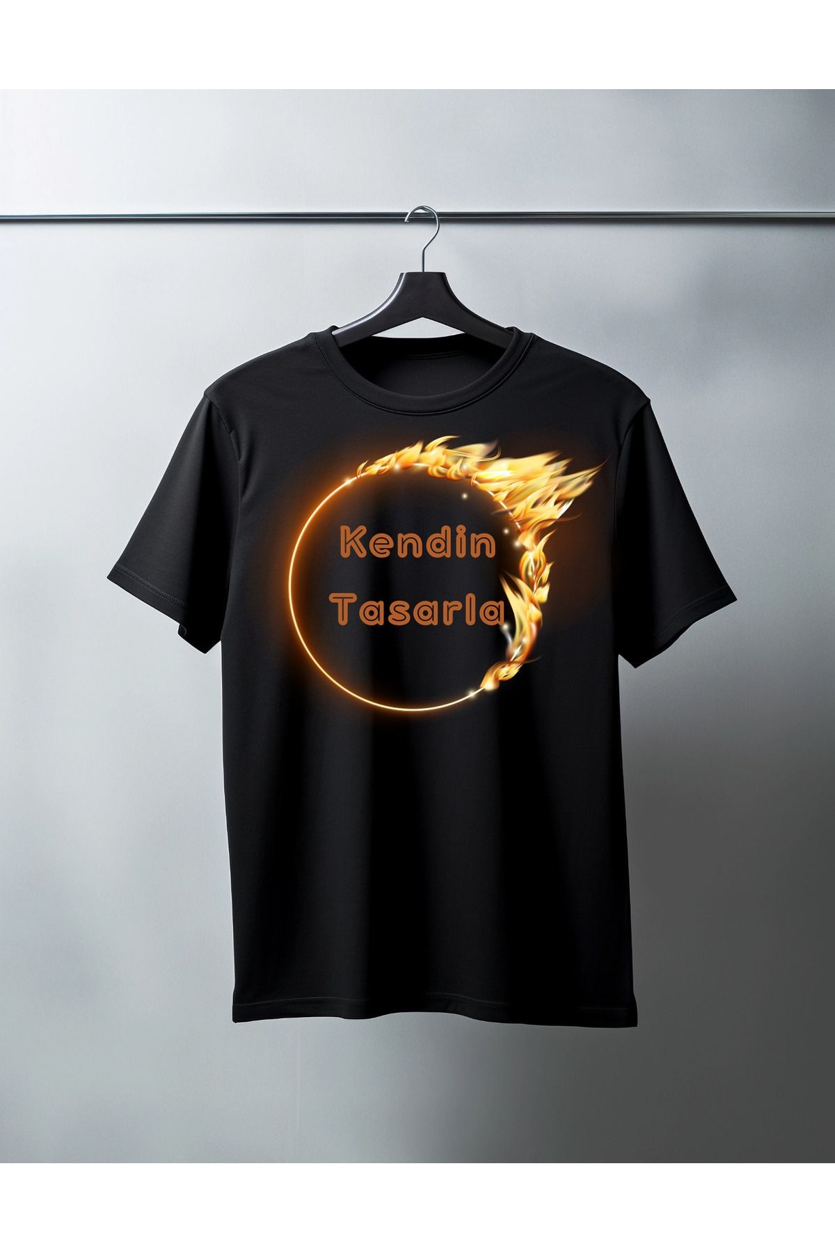 Kişiselleştirilebilir Kendin Tasarla Konseptli T-Shirt