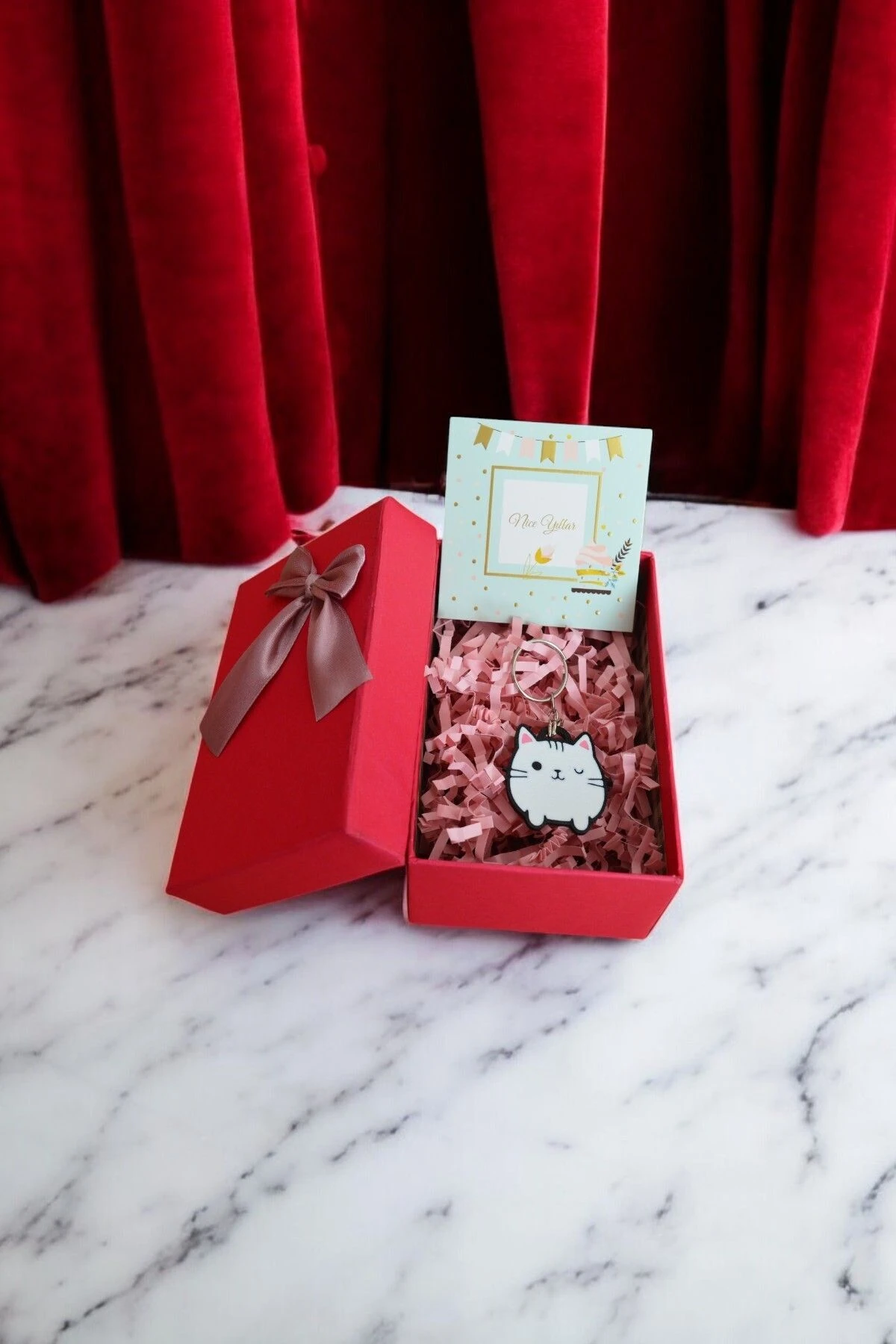 Sevimli Kedi Anahtarlık,Hediye Kutulu ( Not Yazılabilir)