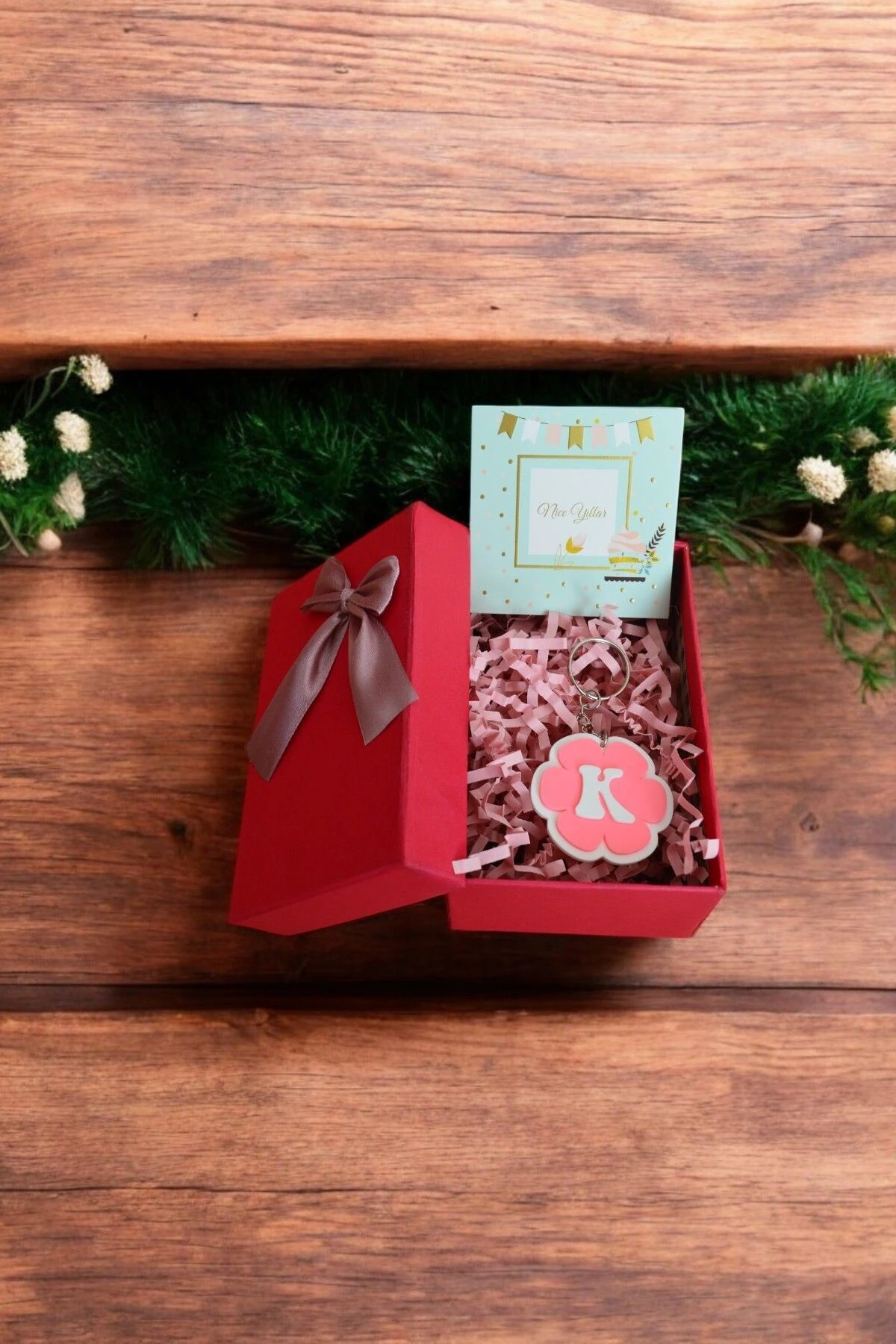 Kişiye Özel Harfli Çiçek Anahtarlık